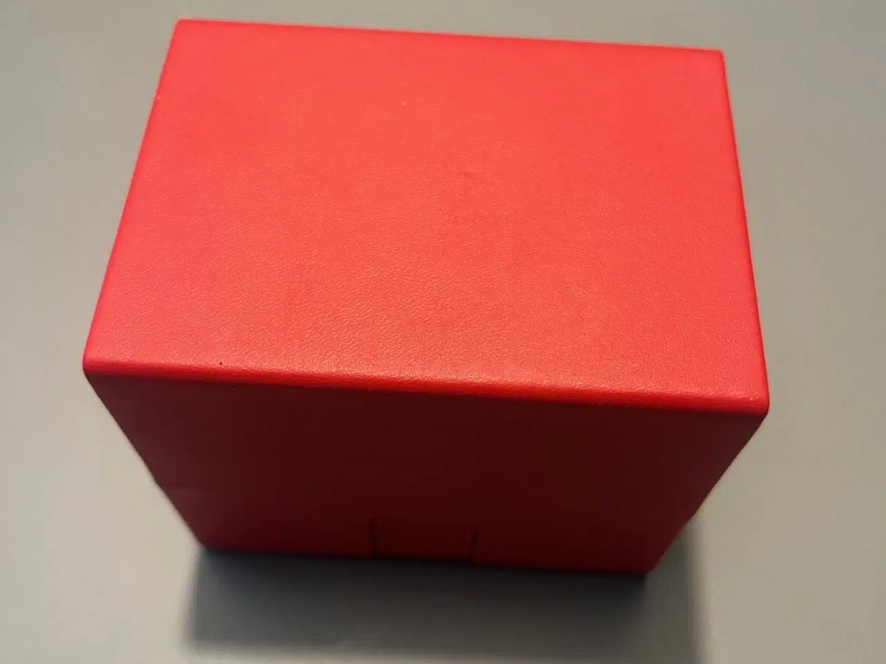 Billede 8 - Flot rød Omega ur box til ur