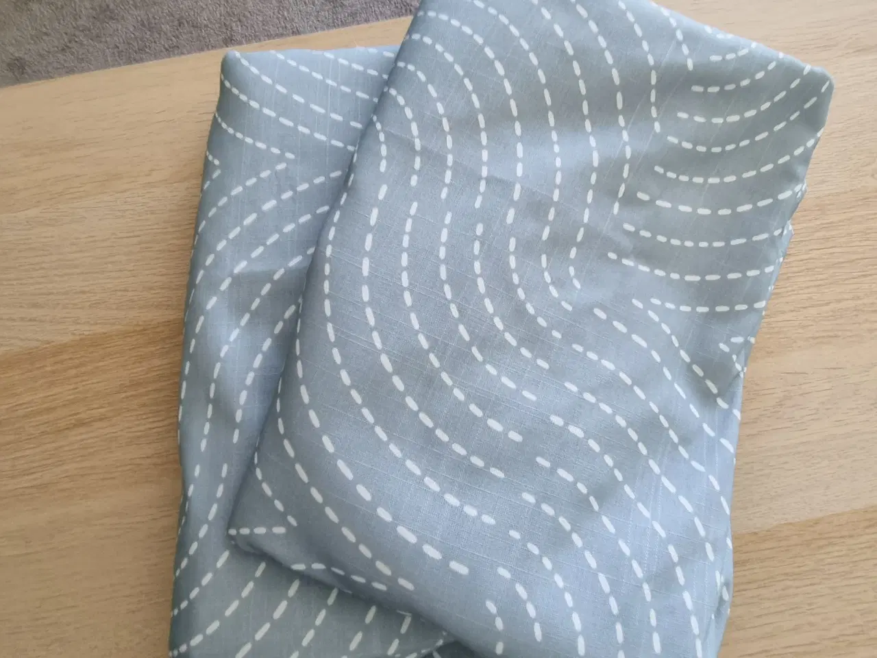 Billede 3 - Lyseblå Åkermolke gardiner fra Ikea  145 x 250 cm