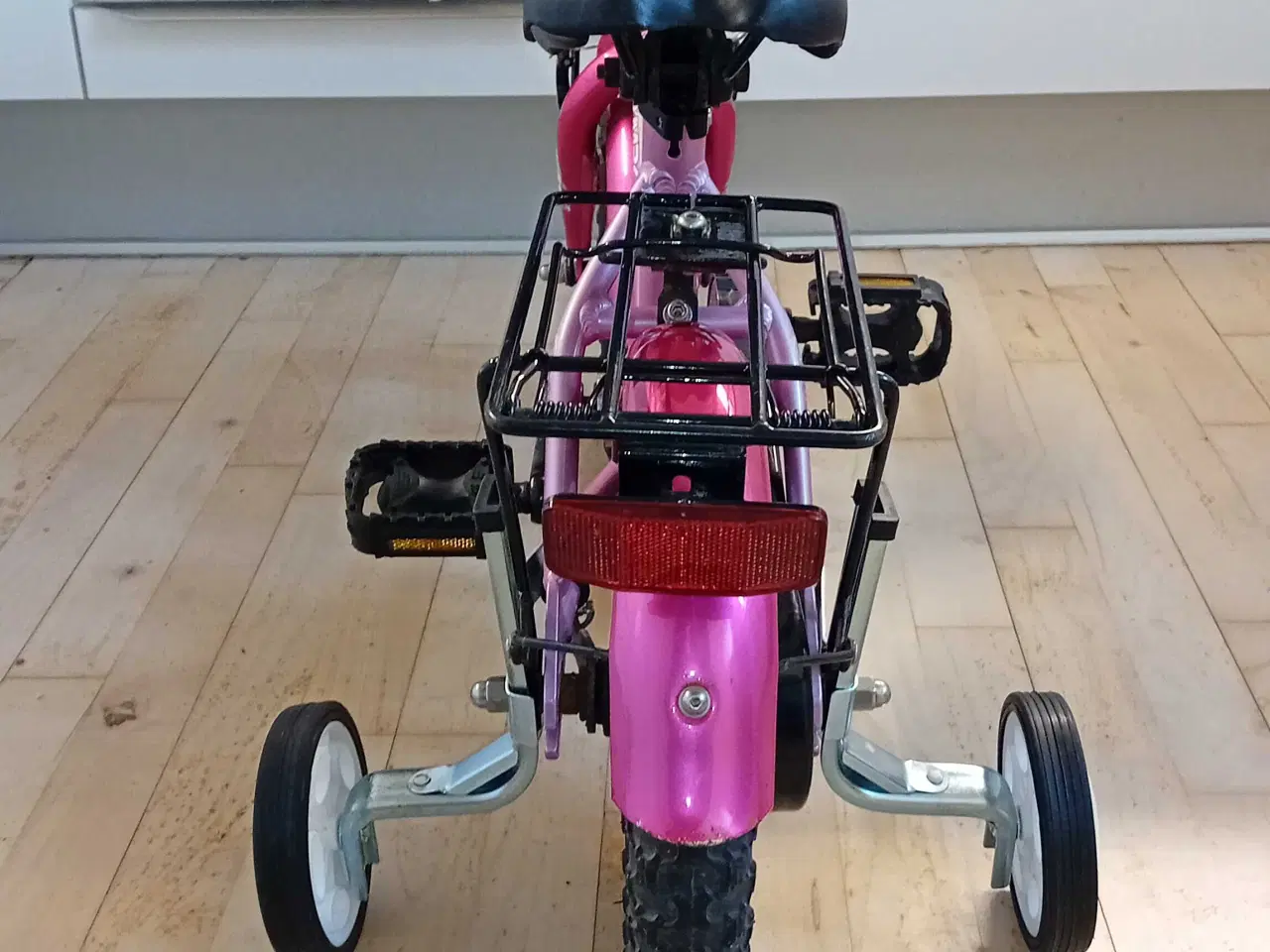 Billede 4 - Børnecykel mærket mbk. I rigtig god stand.