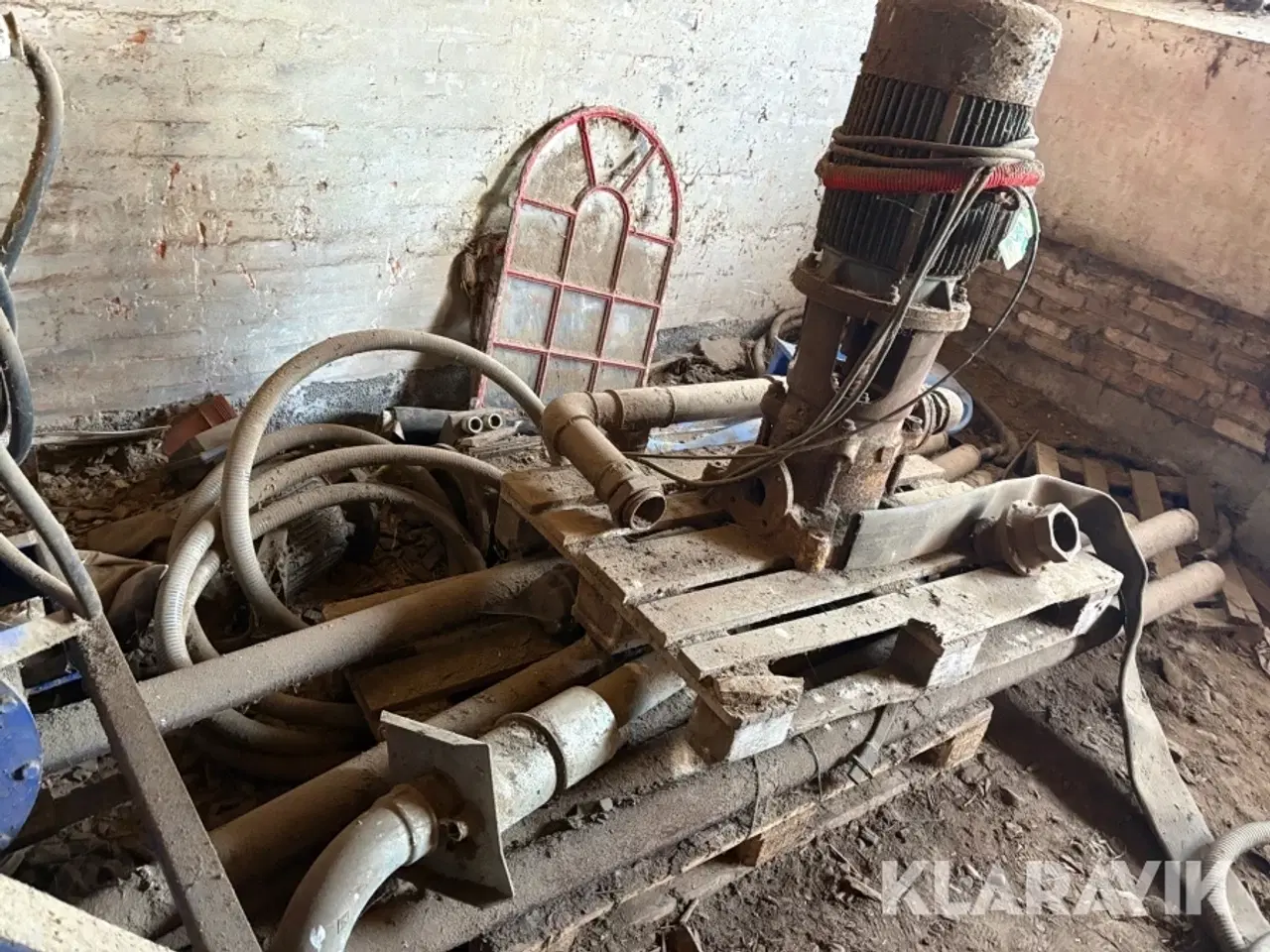 Billede 1 - Vandpumpe - med rør