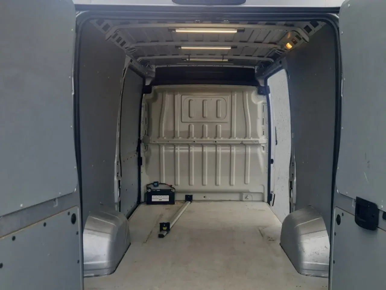 Billede 11 - Fiat Ducato 35 2,3 MJT 140 Kassevogn L2H2 Pro+ aut.