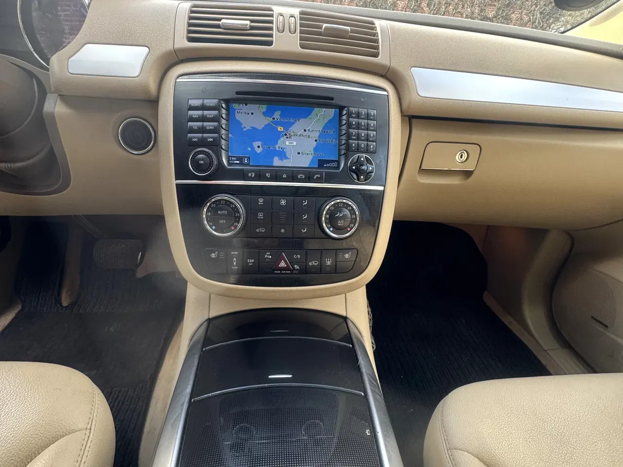 Billede 9 - Mercedes R320 4Matic 4x4, med Våben + Ammo skab