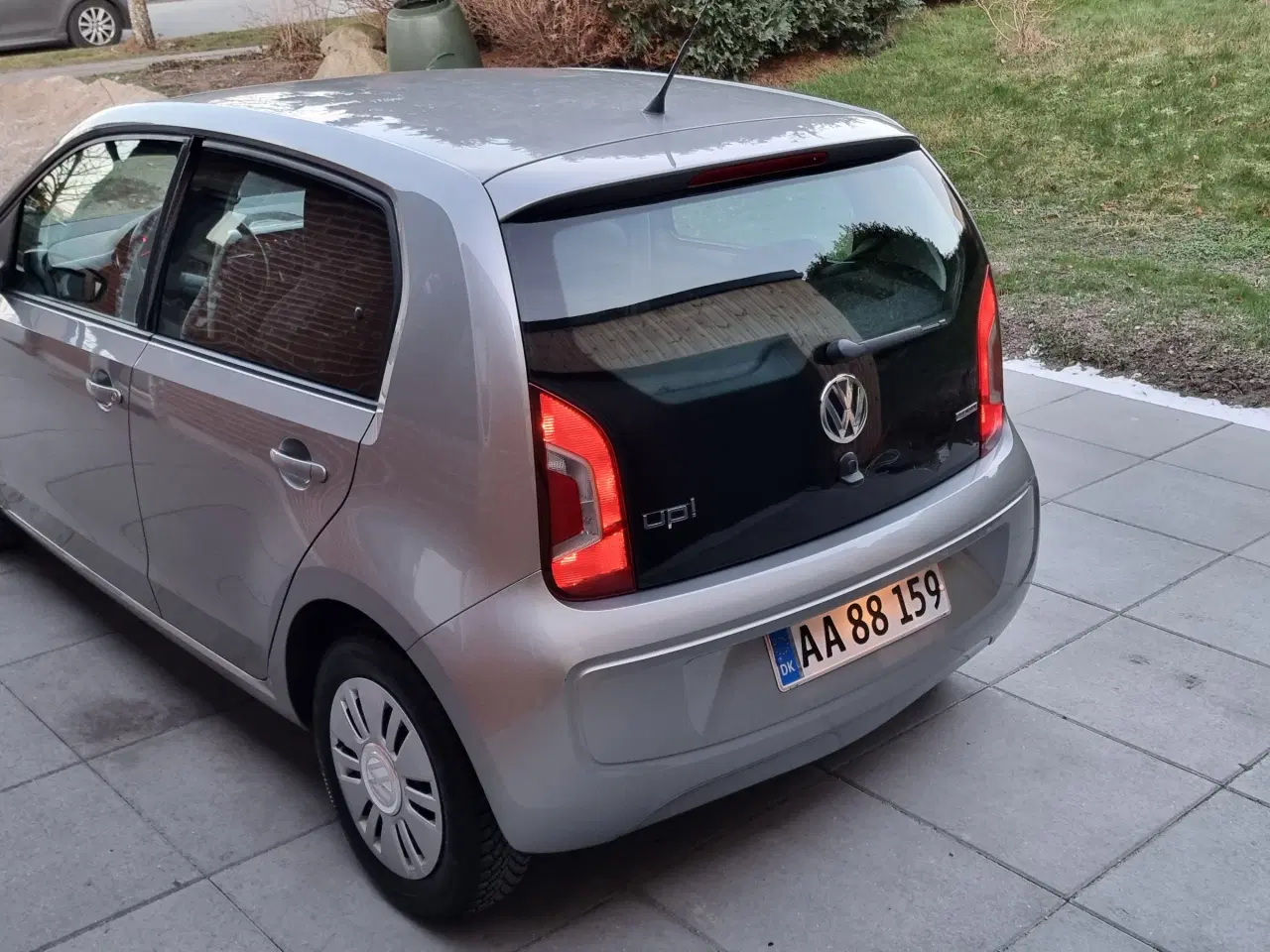 Billede 4 - Vw UP! 5-døre med meget lavt km-tal kun 66.000km!
