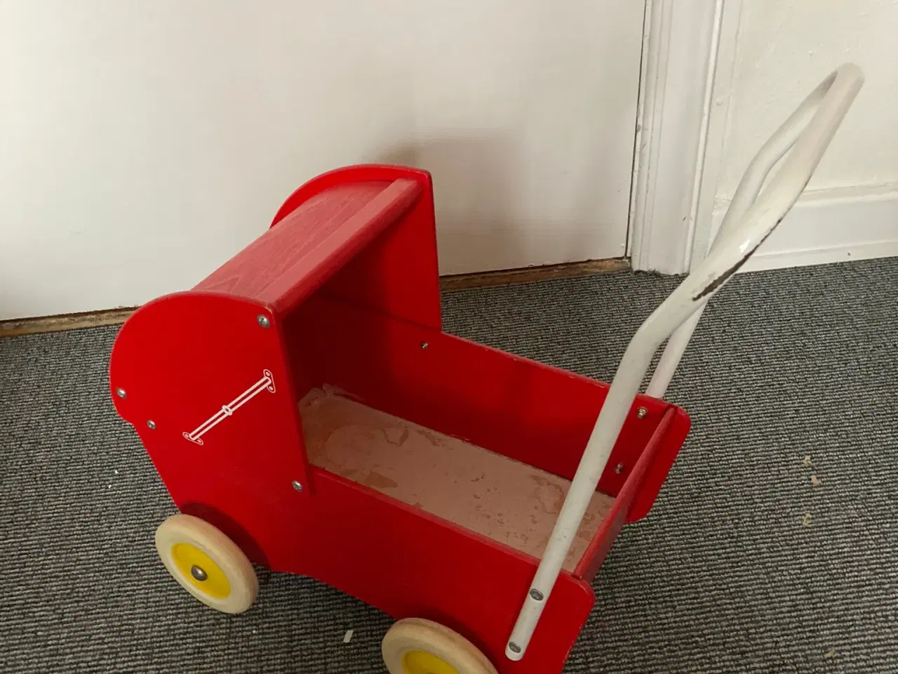 Billede 1 - Rød barnevogn