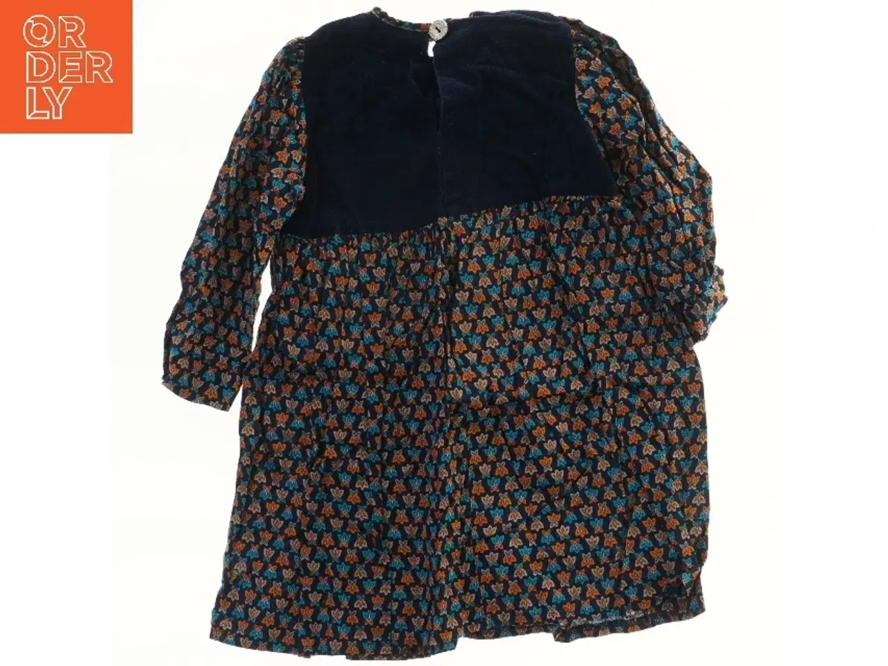 Billede 2 - Langærmet kjole med mønster (str. 110)