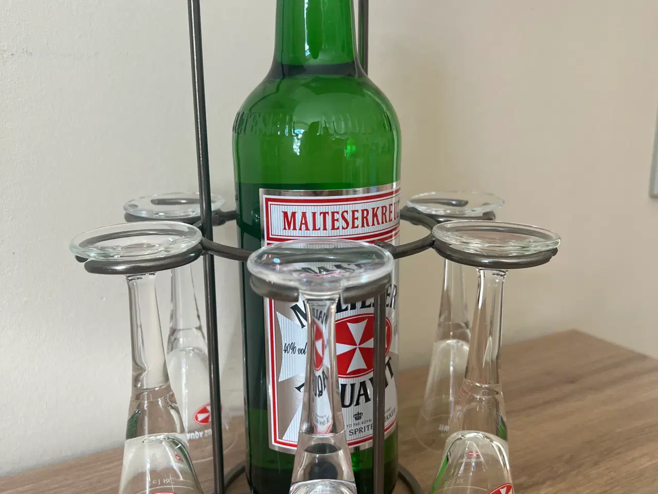 Billede 2 - Snapseglas holder inkl 6 glas og en flaske snaps 