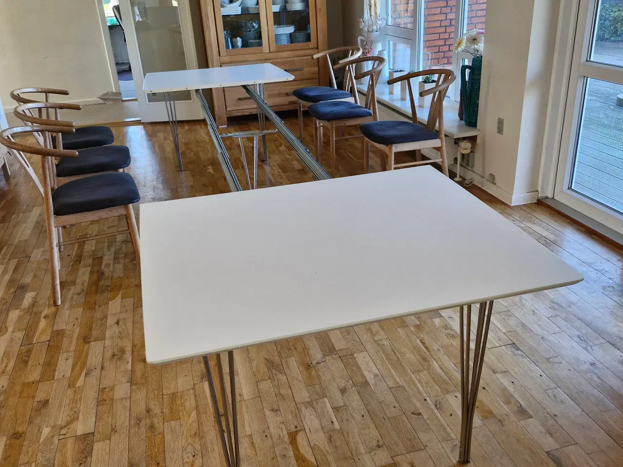 Billede 3 - Spisebord  + 4 tillægsplader 