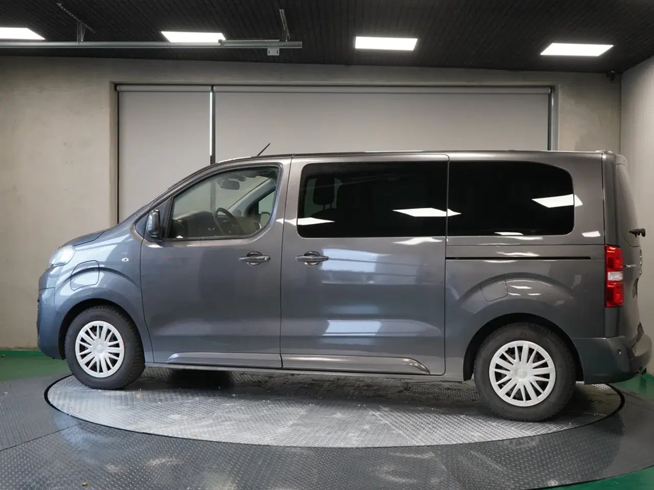 Billede 3 - 8 personers EL-minibus på auktion