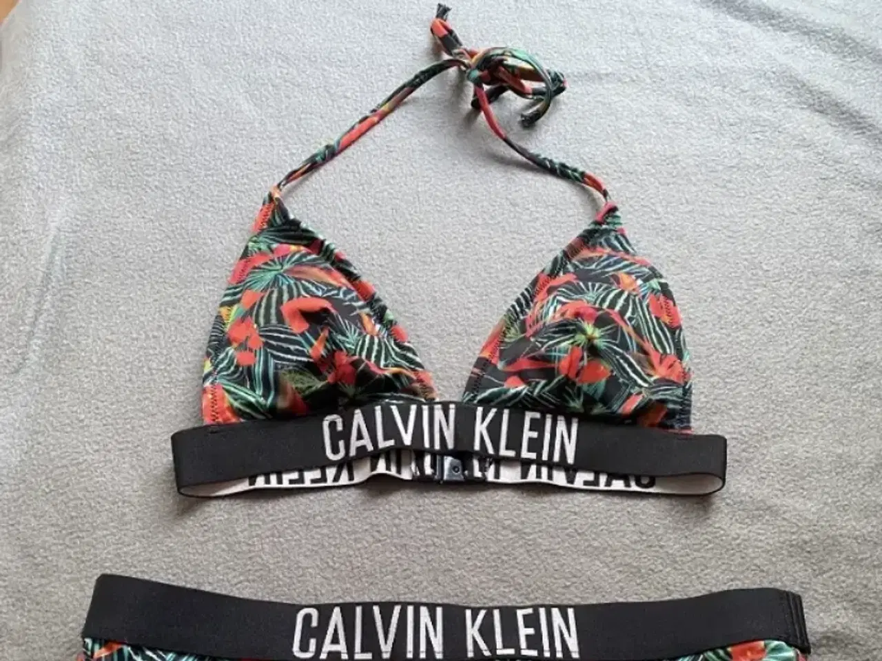 Billede 6 - Calvin Klein bikini og badedragt