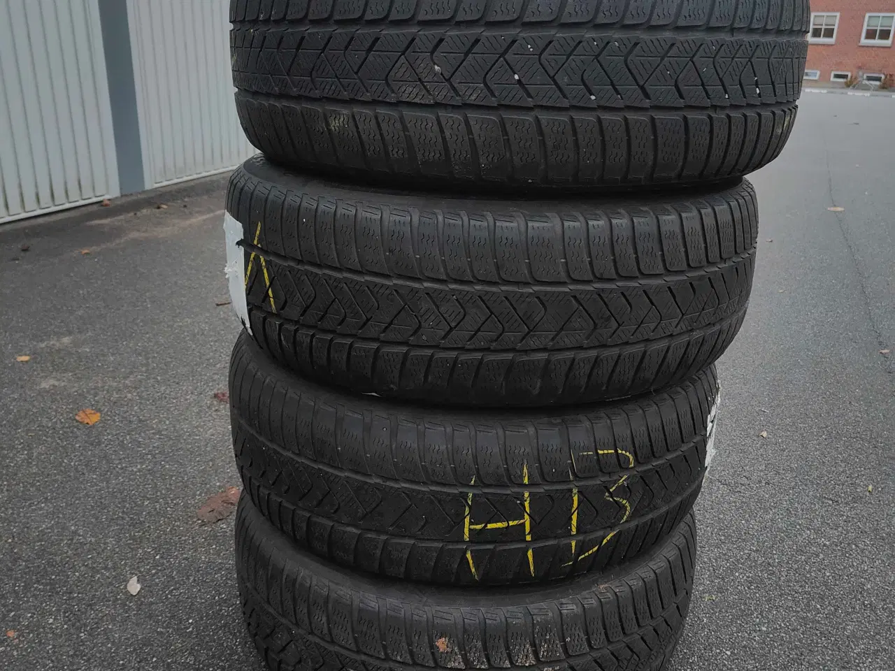 Billede 3 - 4 stk Pirelli vinterdæk