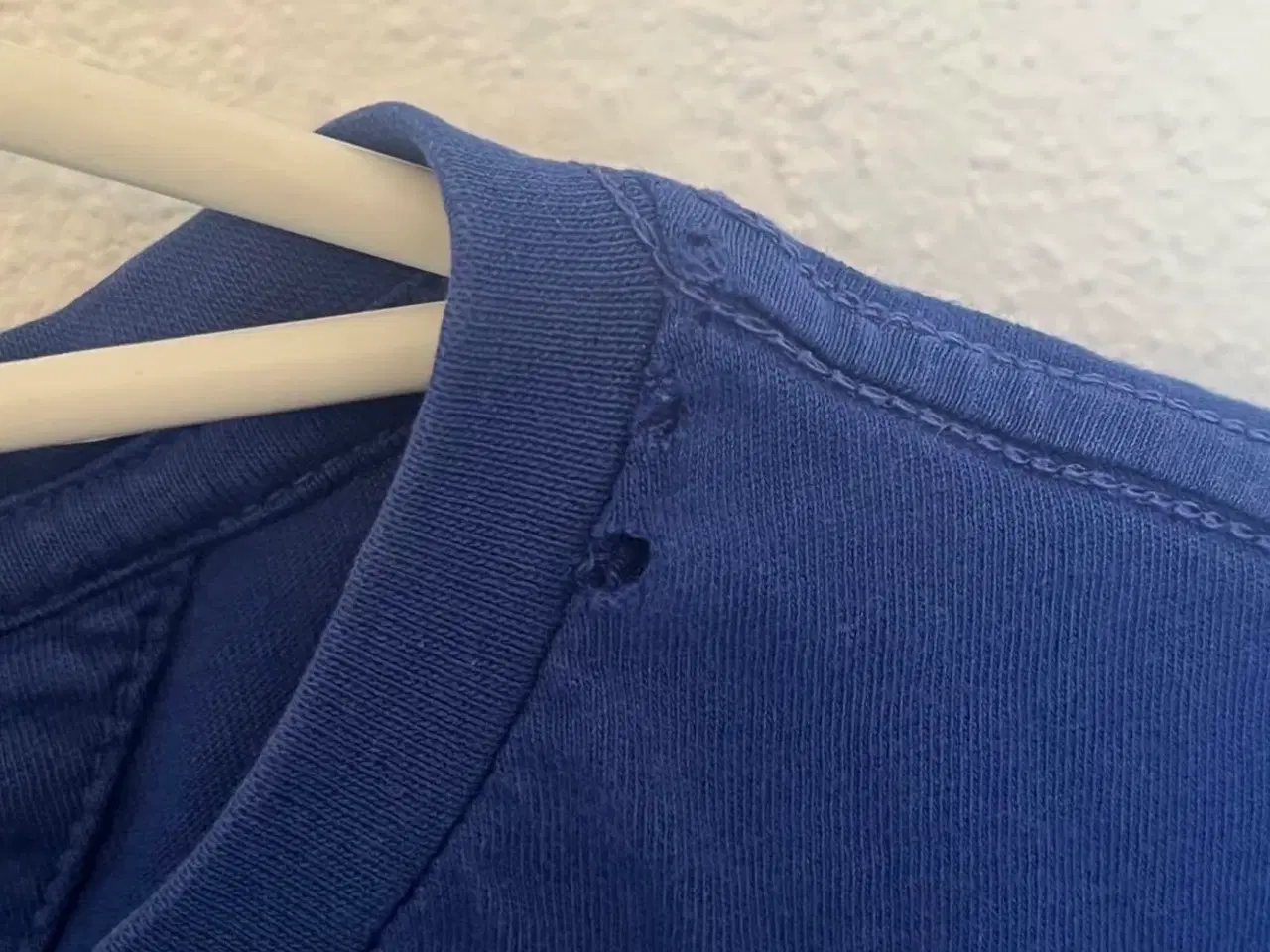 Billede 4 - Mørkeblå t-shirt fra Tommy Hilfiger