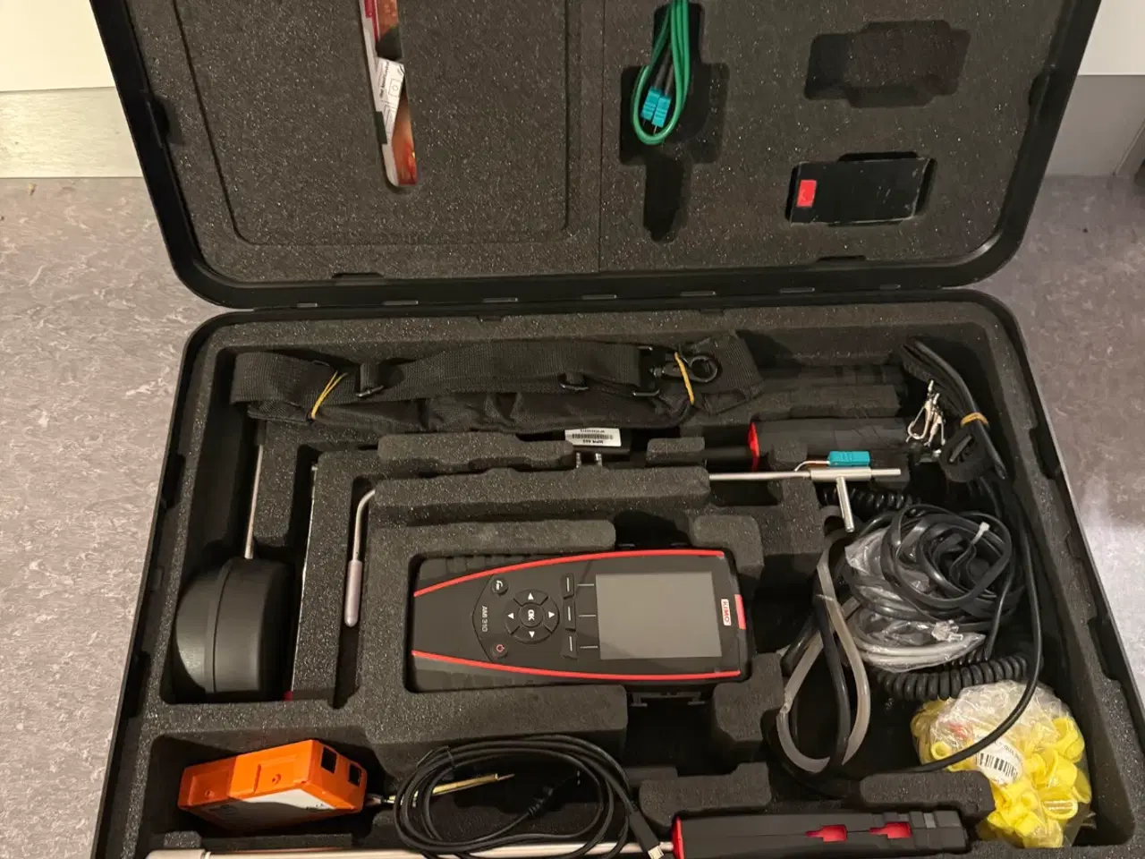 Billede 1 - Kimo AMI310 måleinstrument og måletragt