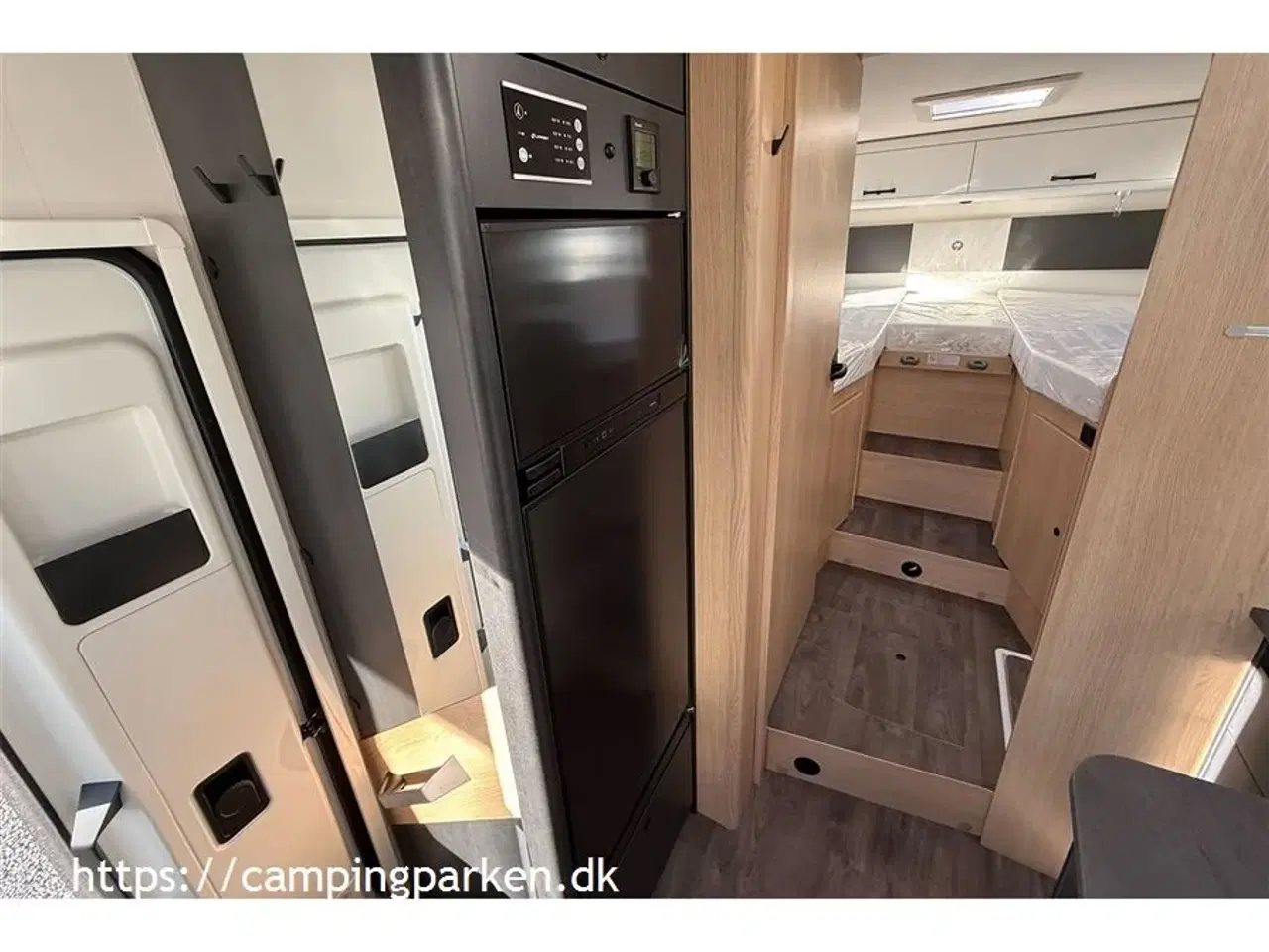 Billede 8 - 2026 - SunLight I 68 Adventure Edition   Sunlights flagskib med enkeltsenge, automatgear, 180hk og 4.400 kg. chassis