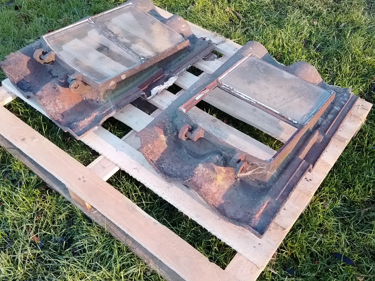 Billede 1 - Jern tagvinduer