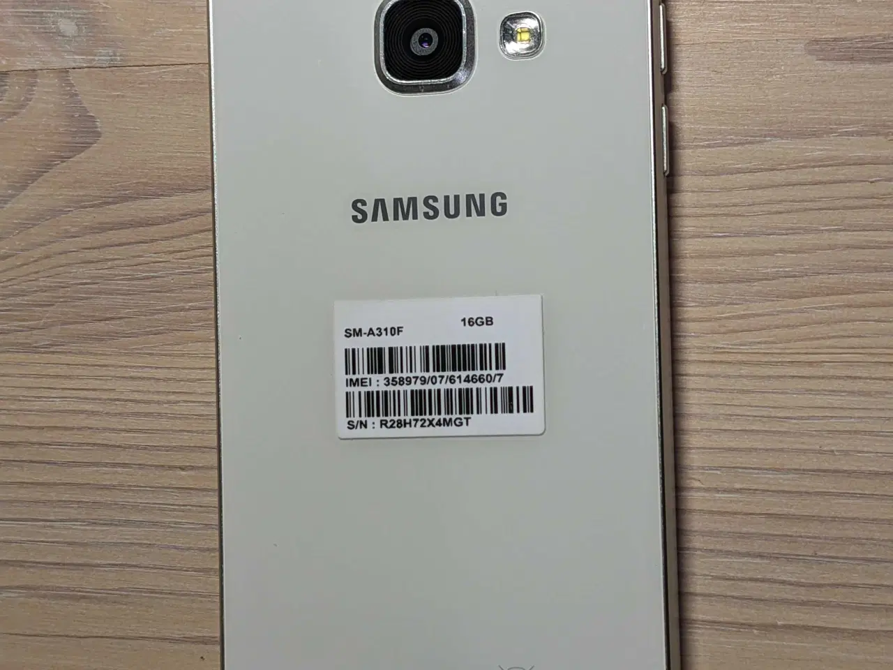 Billede 4 - 2 stk Samsung Galaxy A3 2016 i flot stand