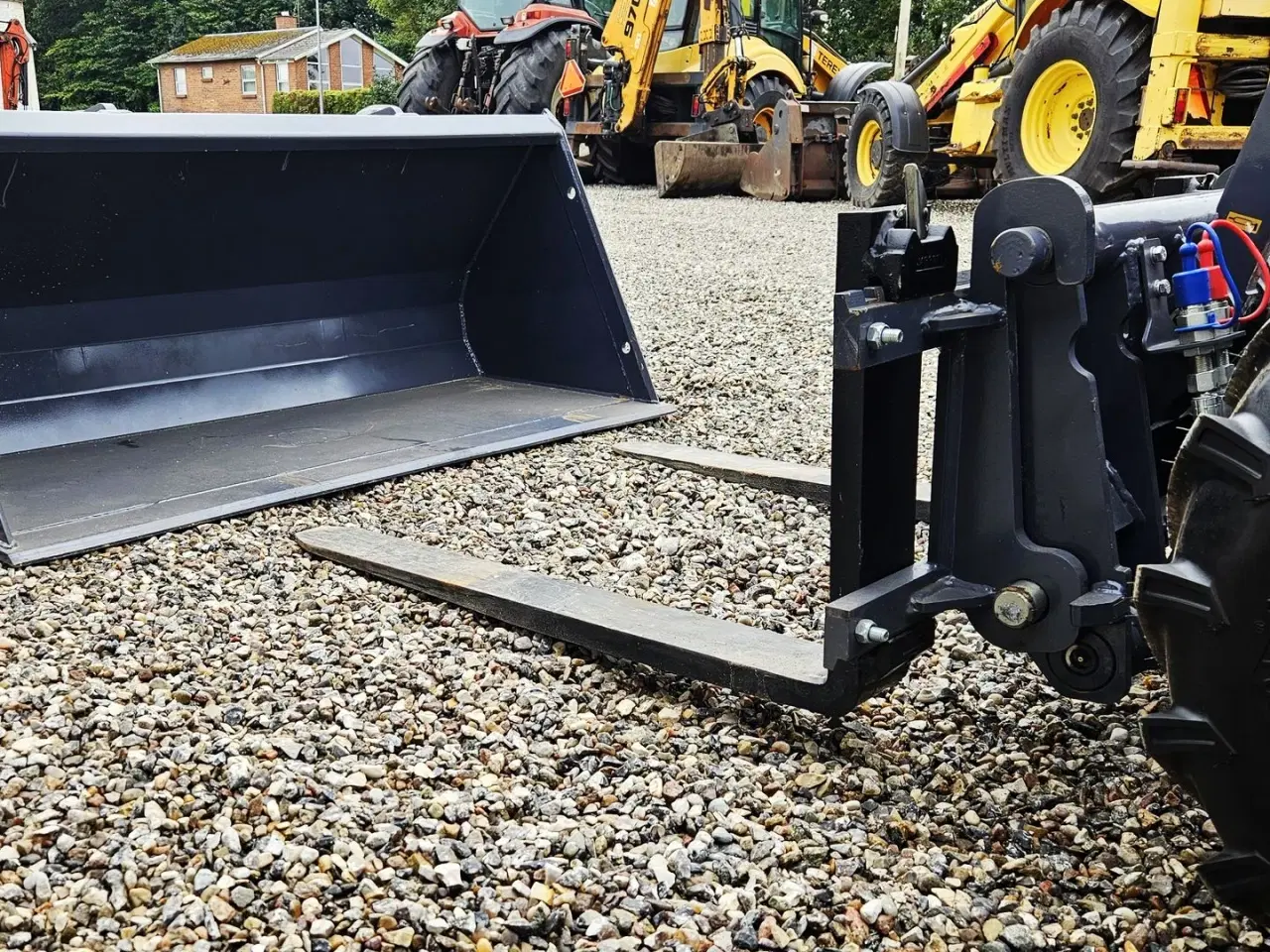 Billede 10 - Eurotrac W11 / fabriksny / skovl & gafler / Kubota motor