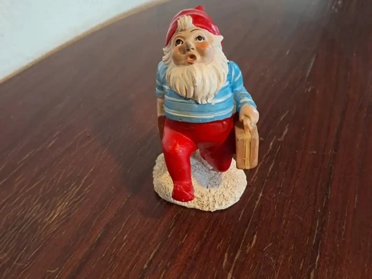 Billede 1 - Nisse med kufferter