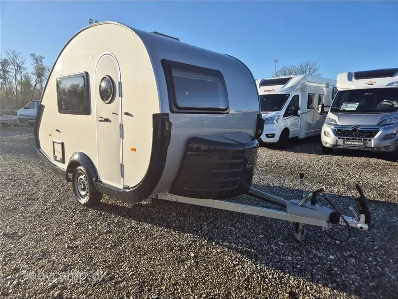 Billede 1 - 2025 - Tabbert T@b 320 RS   kompressor køleskab. forberedt til cykelstativ bag på. 1000 Kg total.