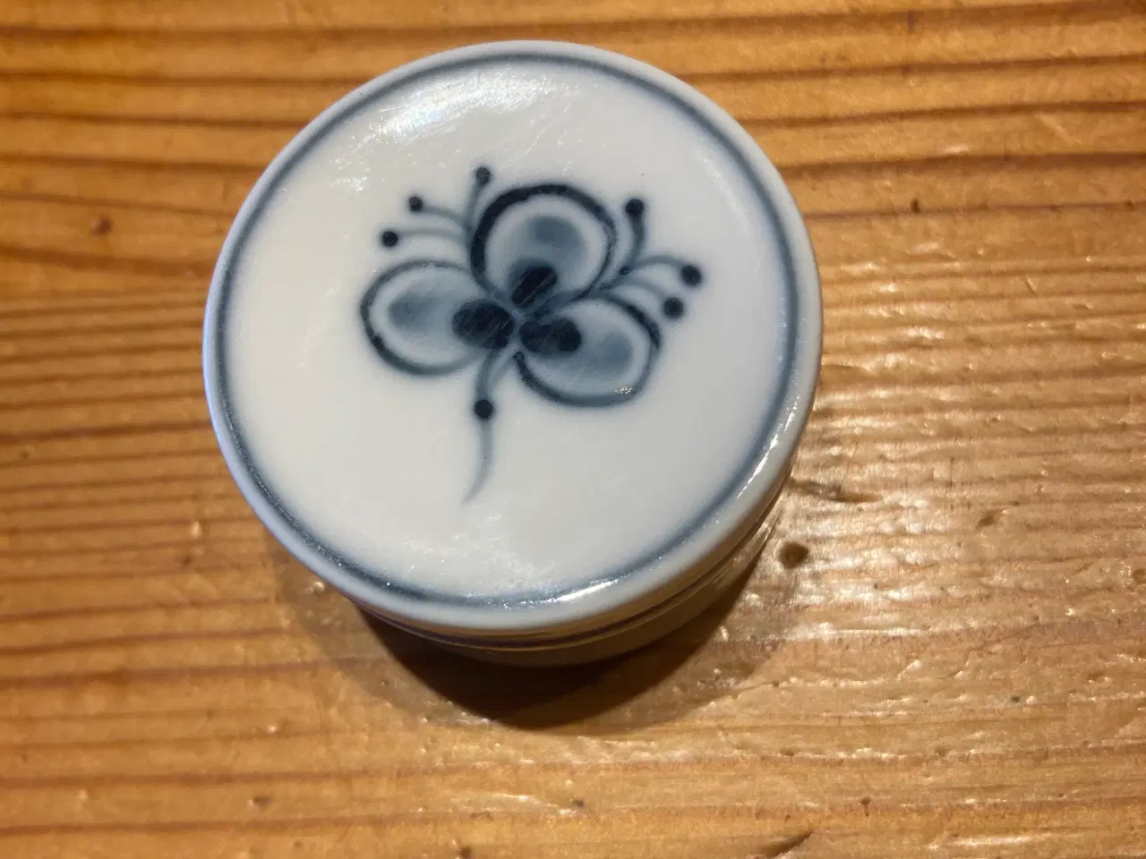 Billede 4 - Pilleæske med låg Royal Copenhagen nr. 4724