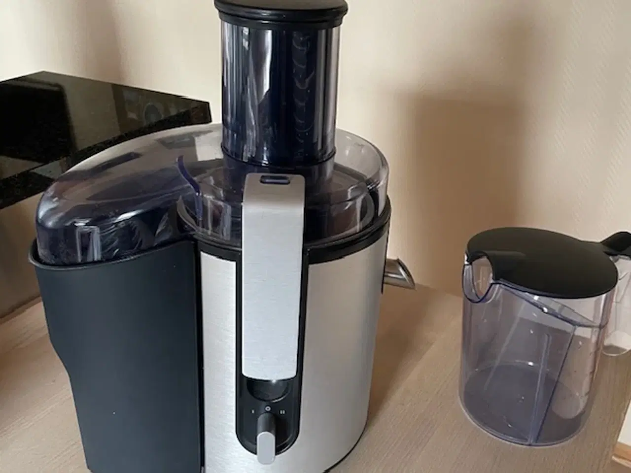Billede 2 - Philips HR1861 Juicer 700W Sølv