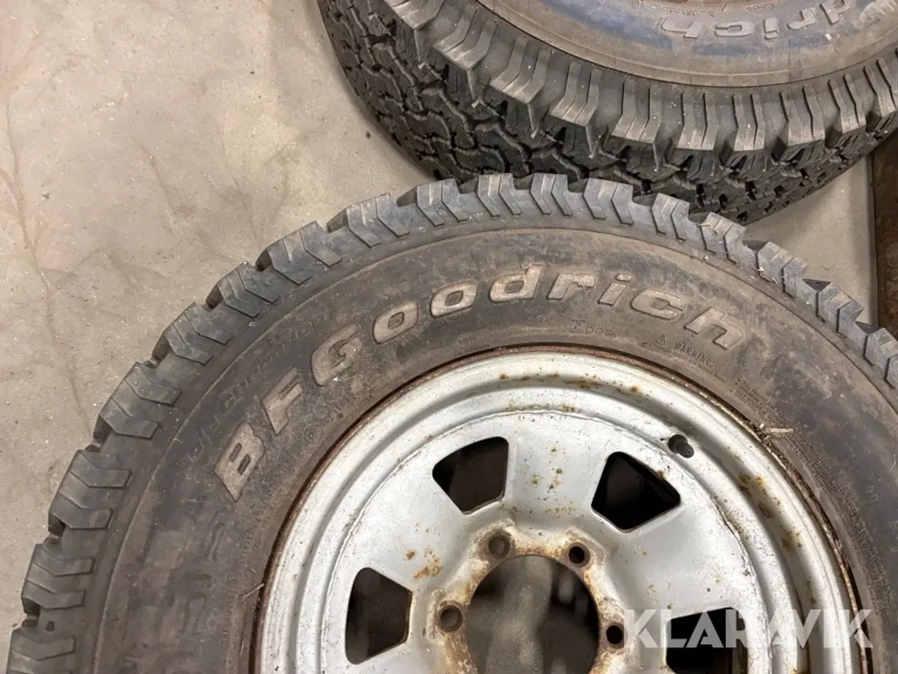 Billede 5 - 4x4 fælge med dæk - 13 stk