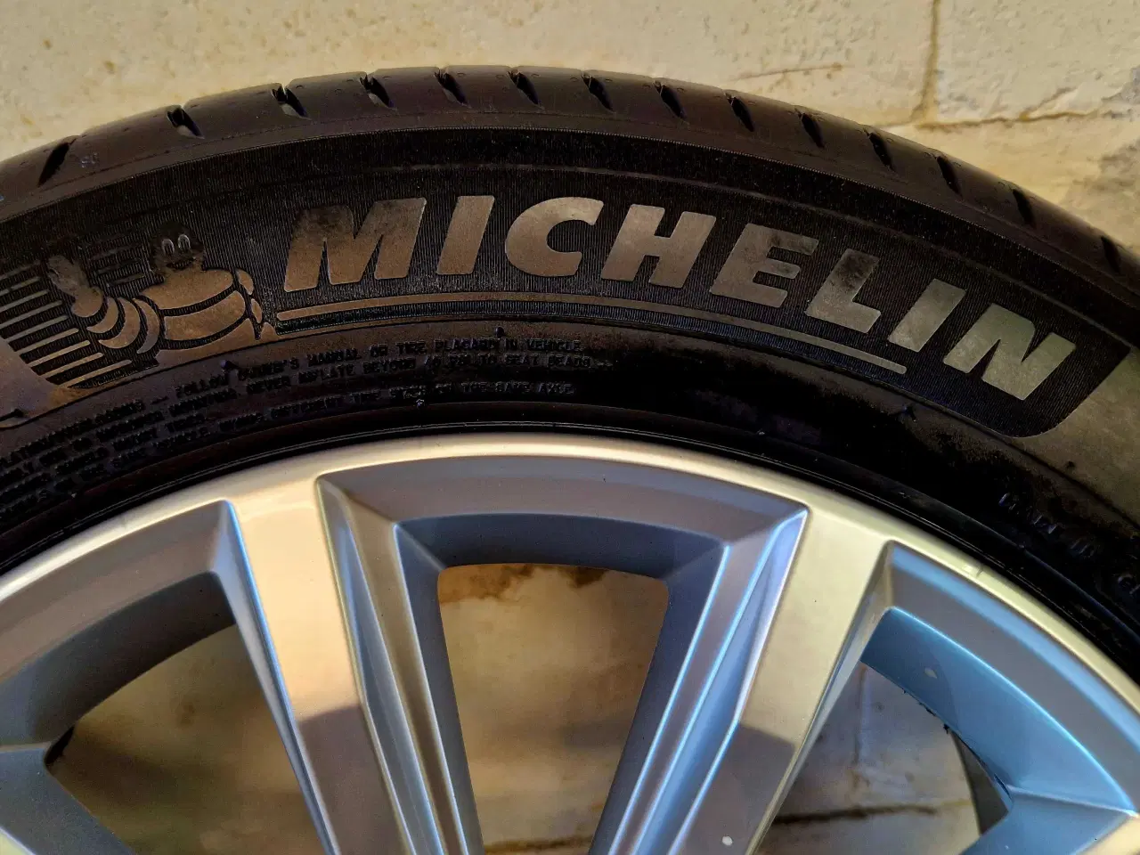 Billede 3 - VW "LONDON" ORIGINAL ALUFÆLGE MED NYE SOMMERDÆK 