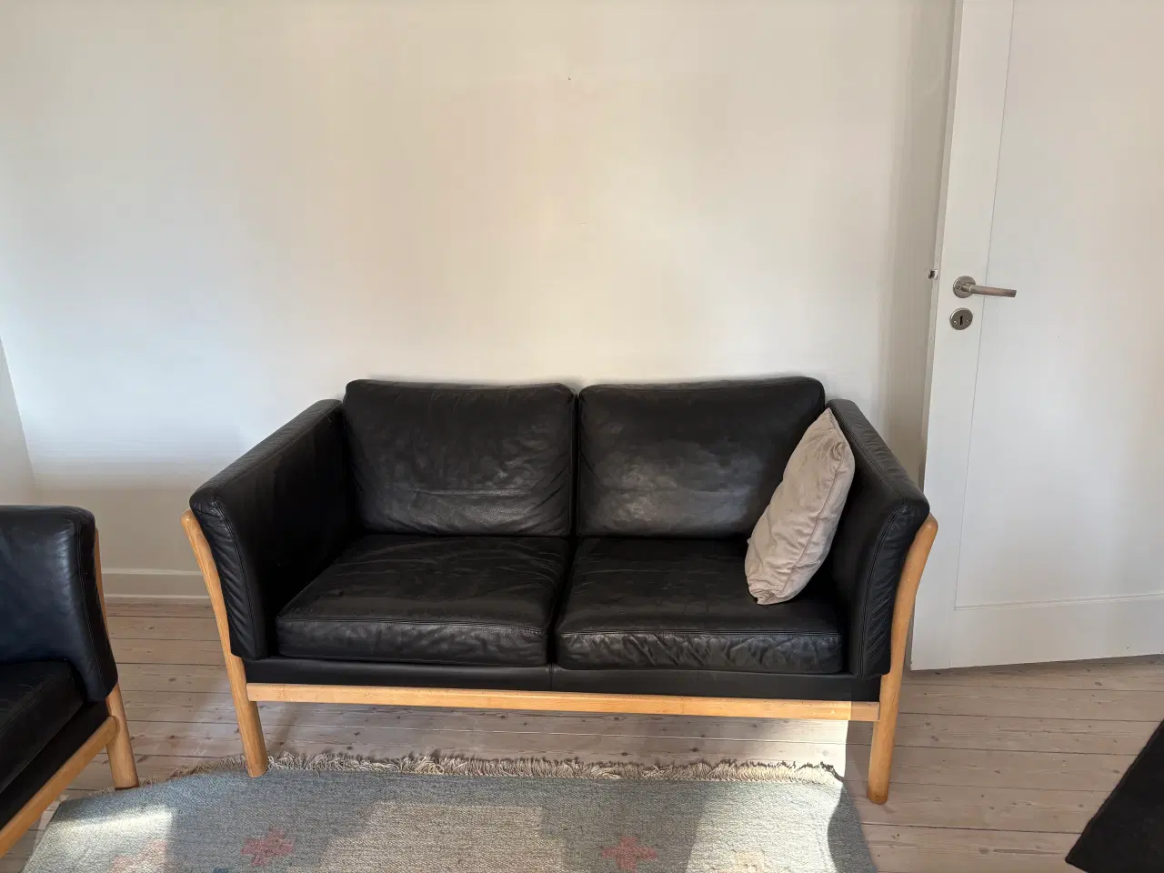 Billede 2 - Sort læder sofagruppe 