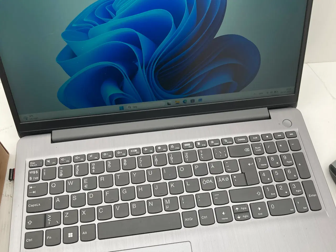 Billede 1 - PC Lenovo type: Pj9xb2425t76 8 GB 256 GB