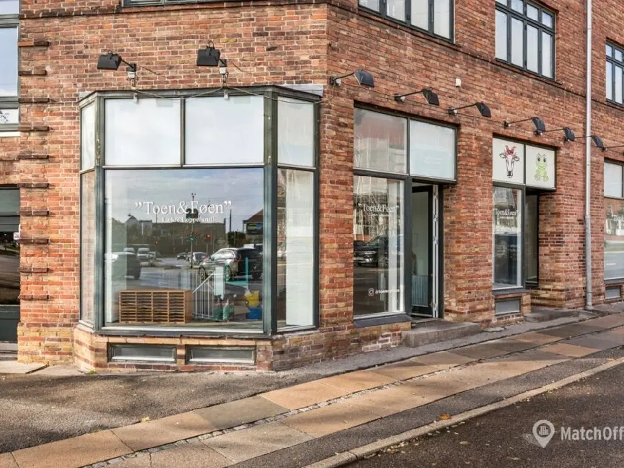 Billede 2 - 119 m² velbeliggende hjørnebutik