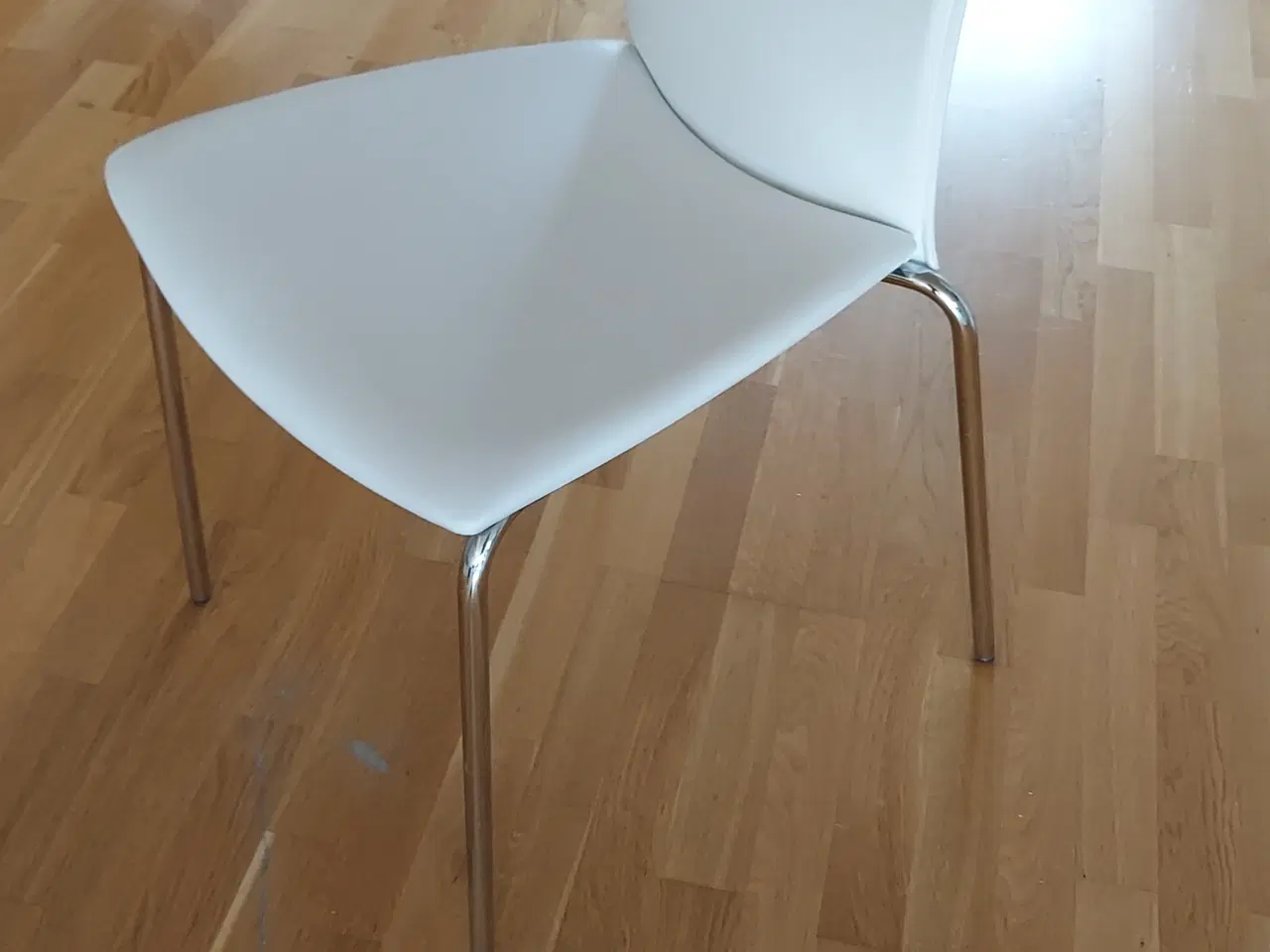 Billede 1 - SALA stol, fuldpolstret med hvidt læder