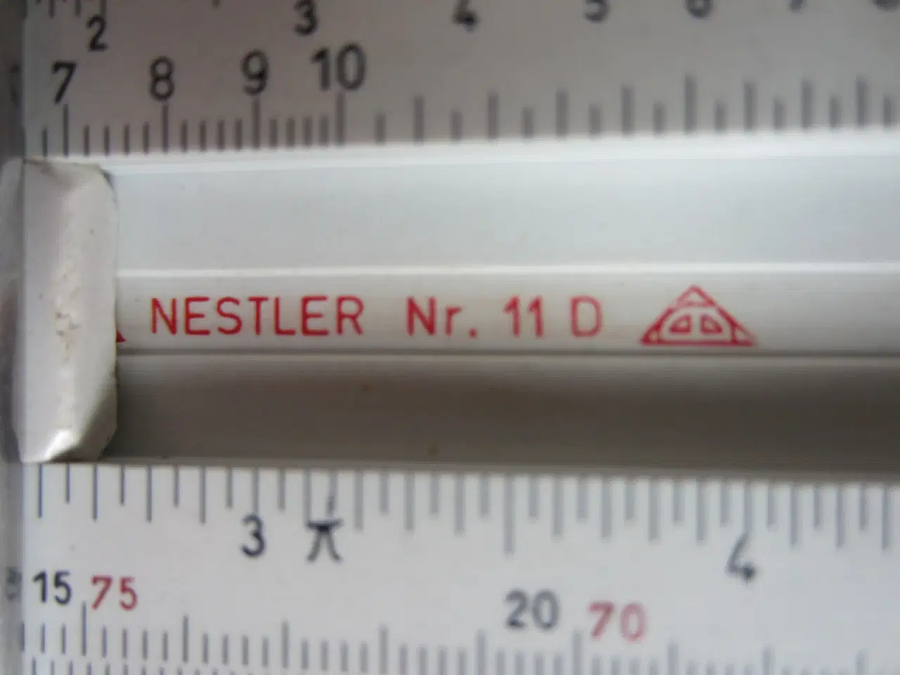 Billede 2 - Ældre regnestok mærket NESTLER med etui