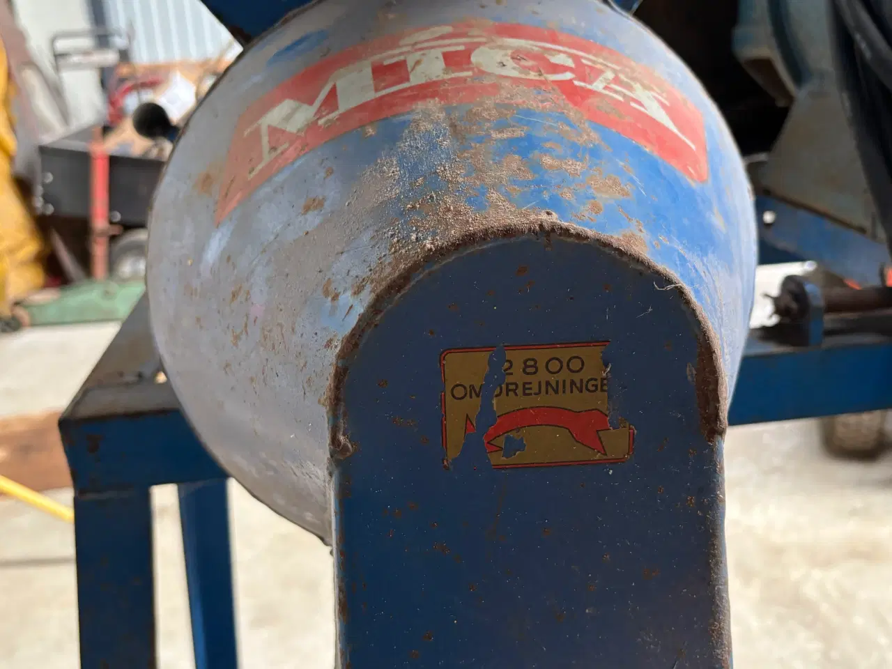 Billede 2 - MICA Kornkværn med ekstra skiver.