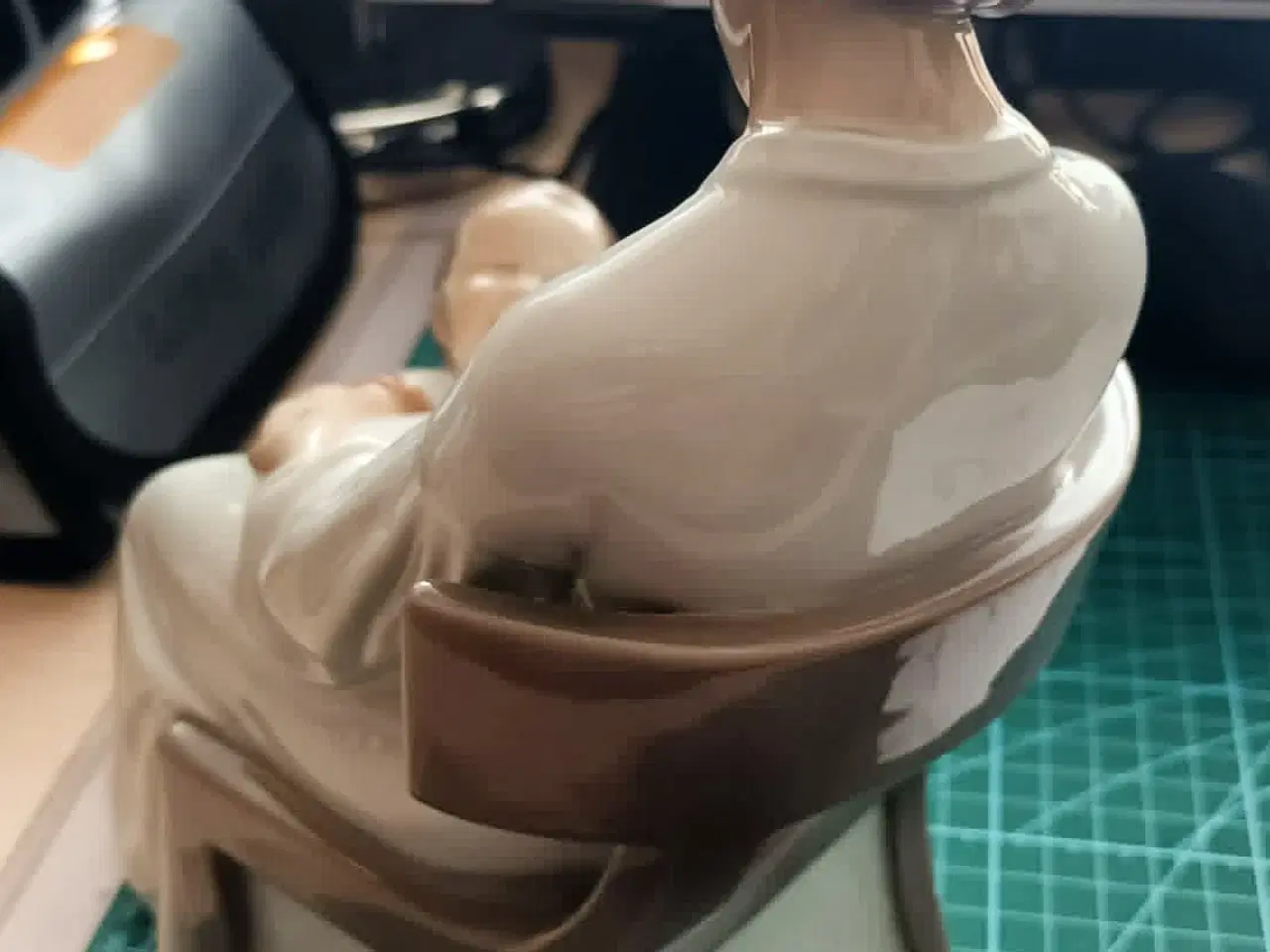 Billede 3 - Porcelænsfigur - Bing&Grøndahl.  "Mor og barn".