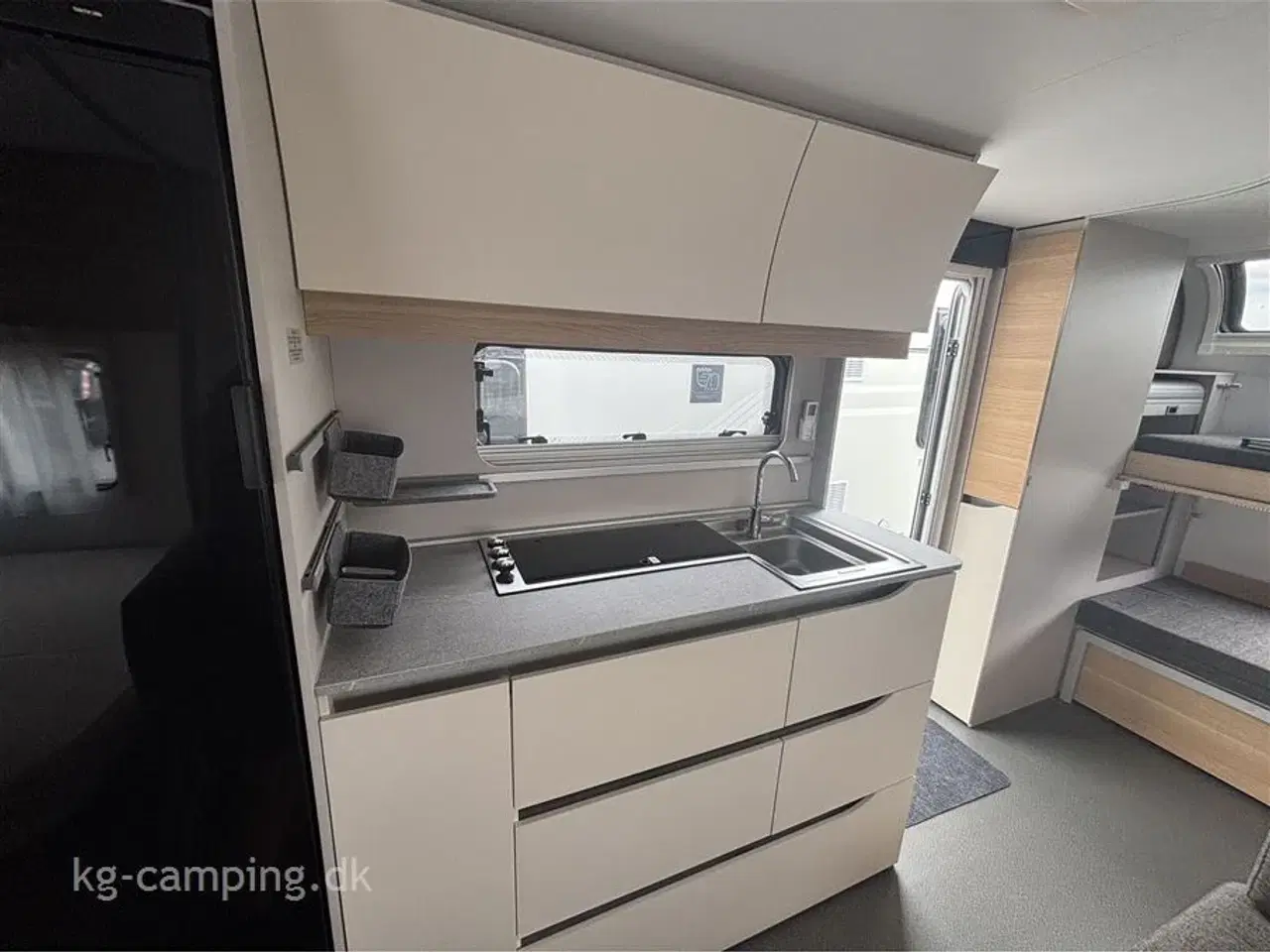 Billede 13 - 2021 - Adria Adora 613 PK   Stor familievogn med mover og aircondition