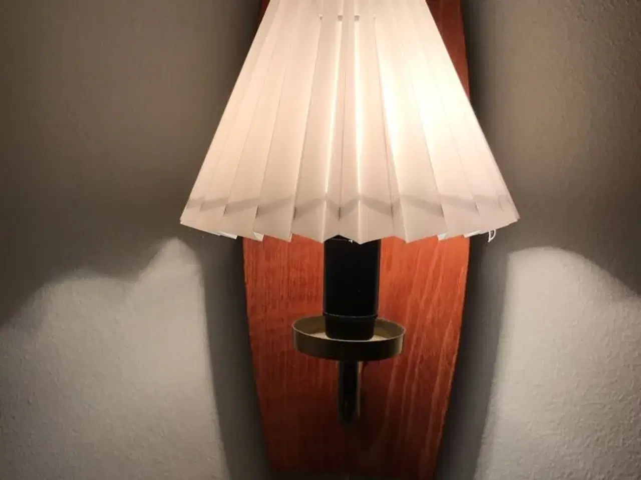 Billede 1 - Smuk væg lampe