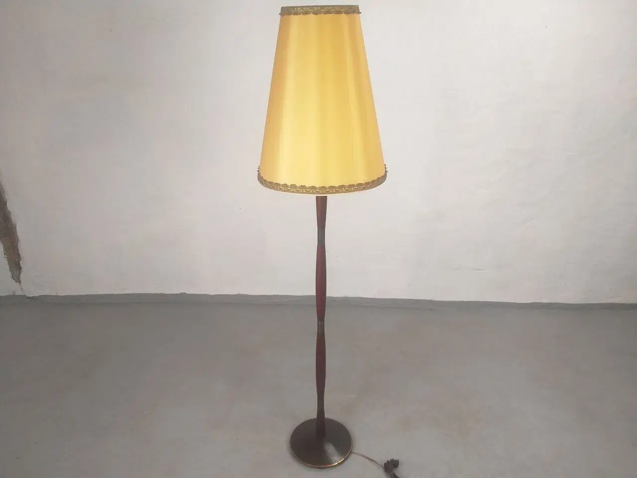 Billede 4 - Standerlampe - Teak / Messing