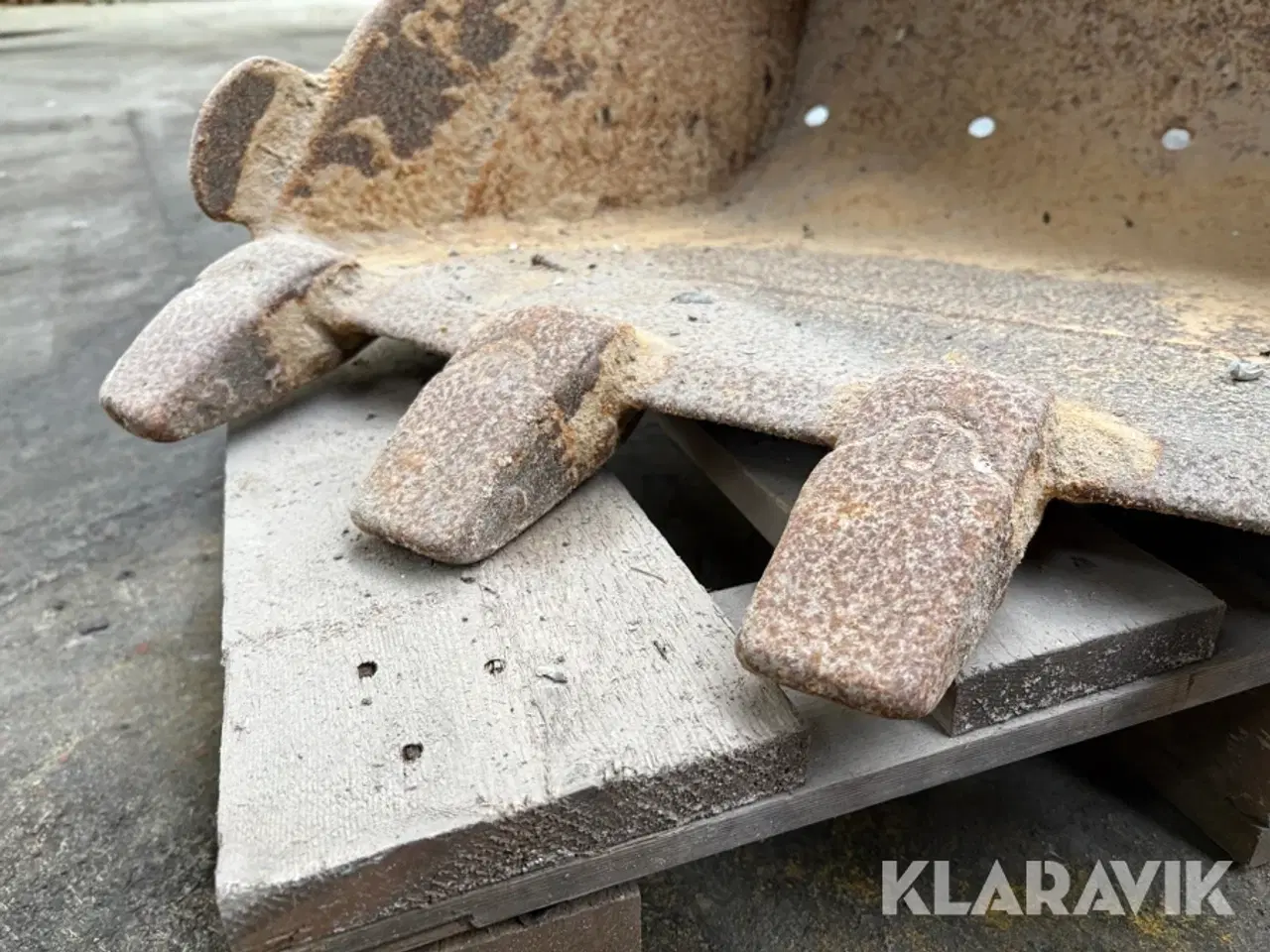 Billede 9 - Graveskovl med tænder