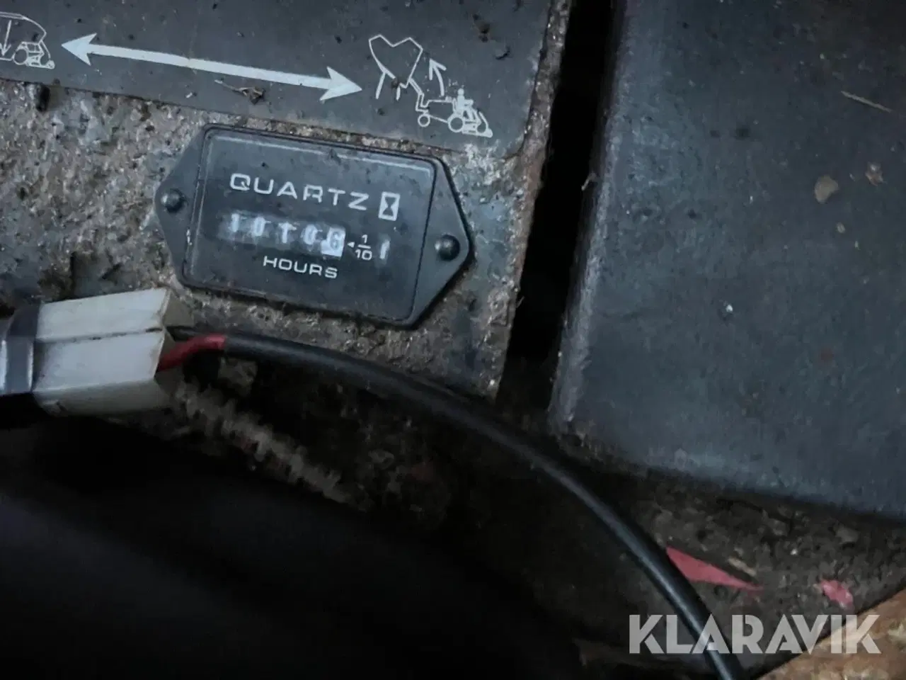 Billede 11 - Redskabsbærer Toro Groundmaster 3280D med kost og saltspreder