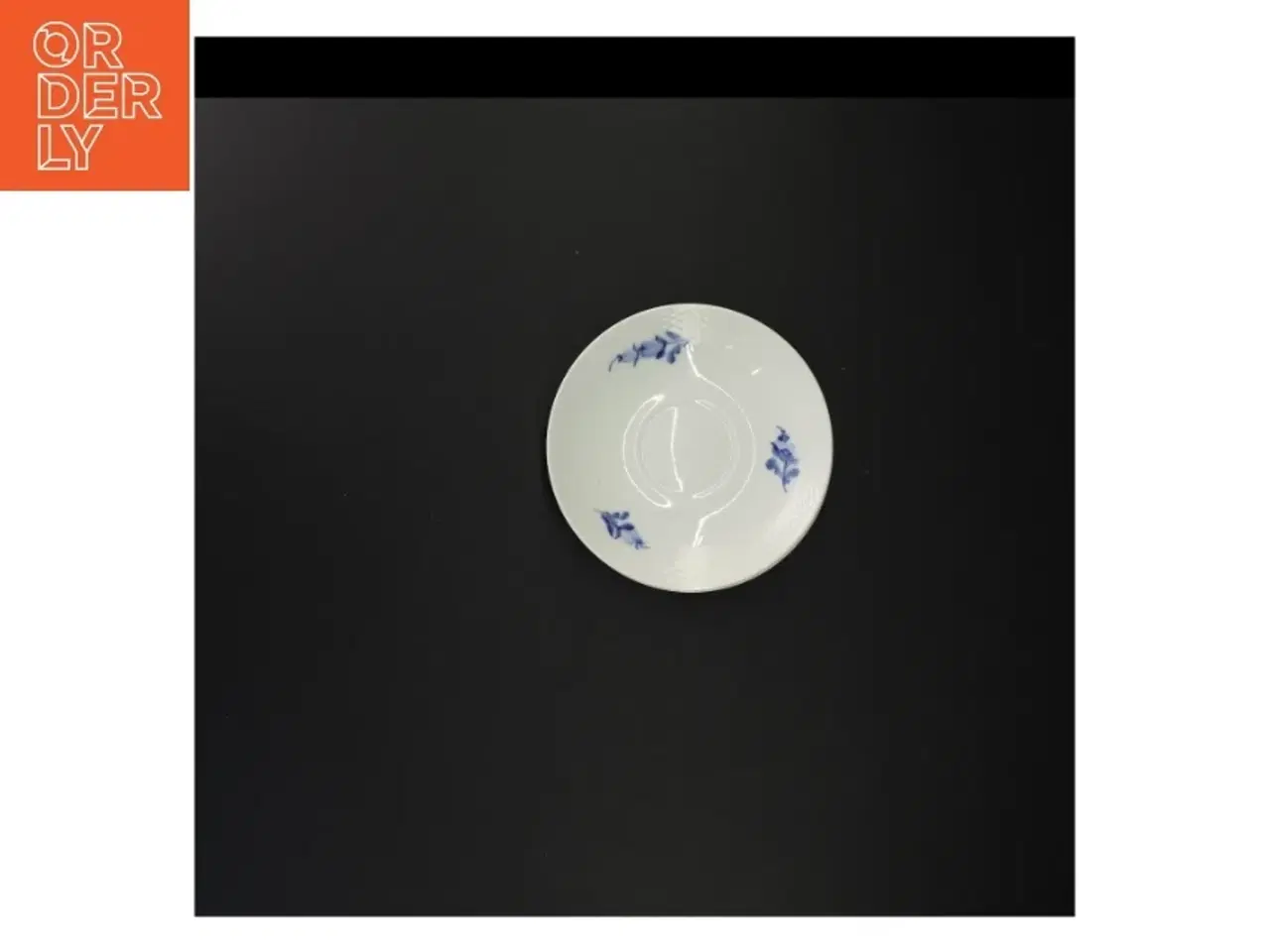 Billede 5 - 2 stk blå blomst underkopper fra Royal Copenhagen, 1.sortering (str. Diameter 14 cm)