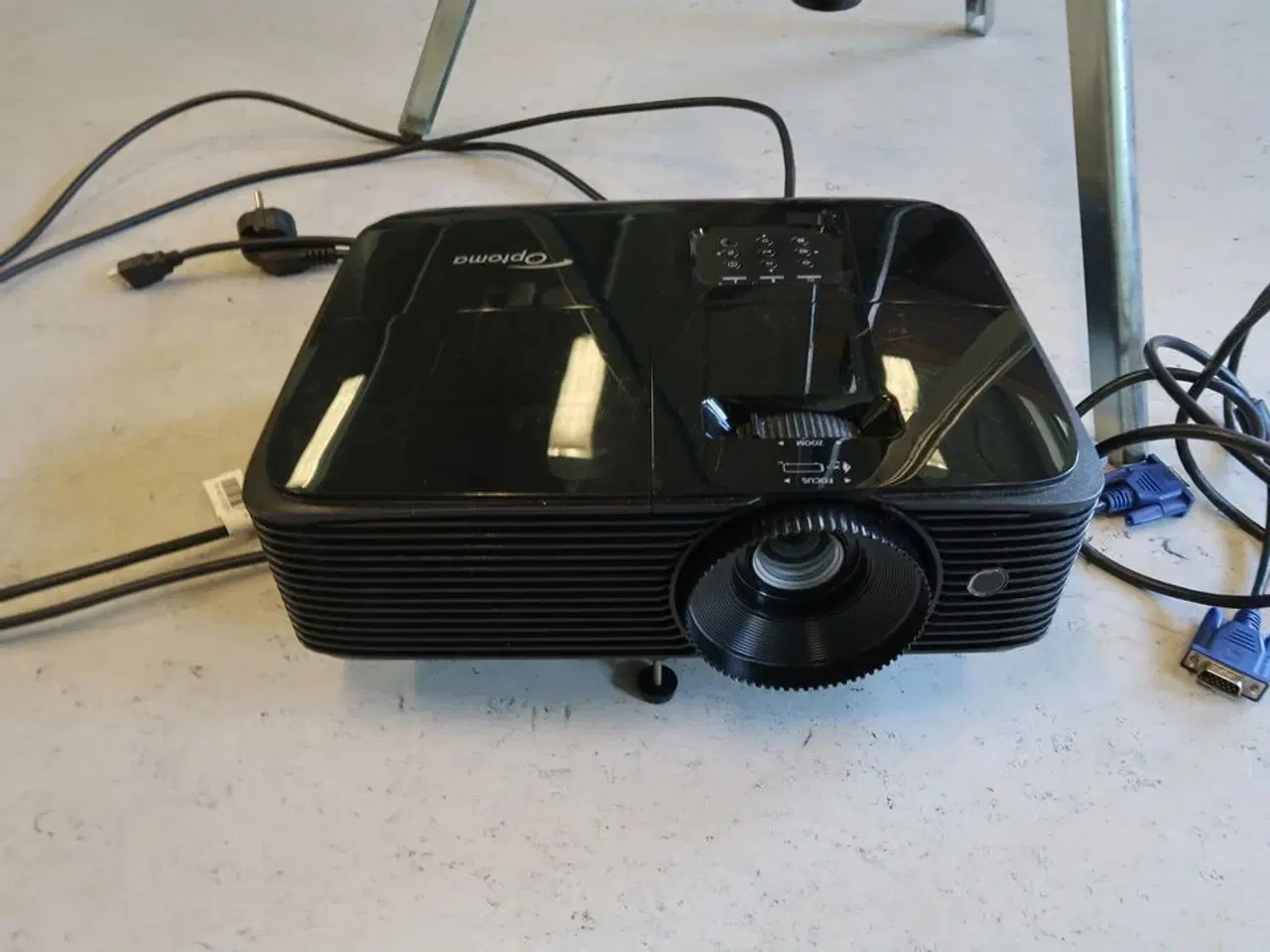 Billede 2 - Projektor, Optoma VDHDGU + lærred på stativ