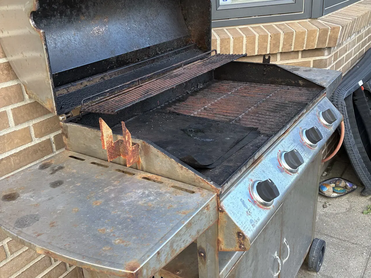 Billede 3 - Stor grill med gasflaske