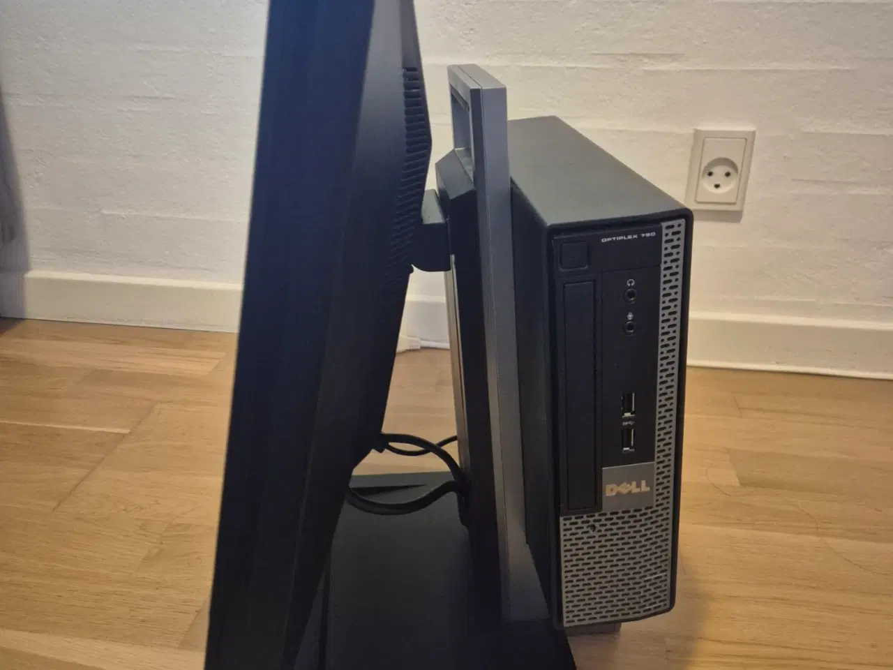 Billede 3 - Dell Optiplex 790 Stationær med tilbehør, Core i3,