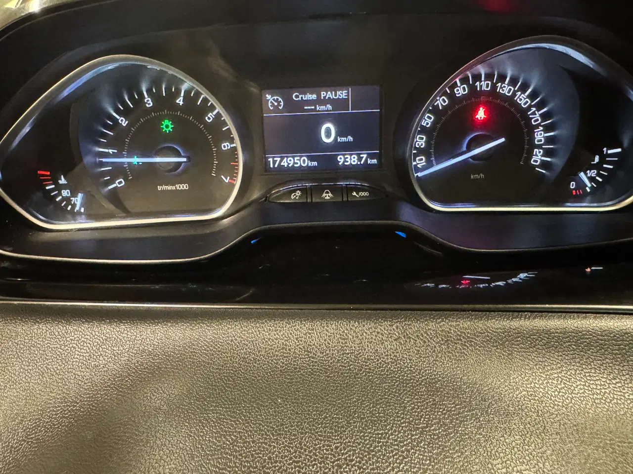 Billede 4 - Peugeot 208 med panorama tag