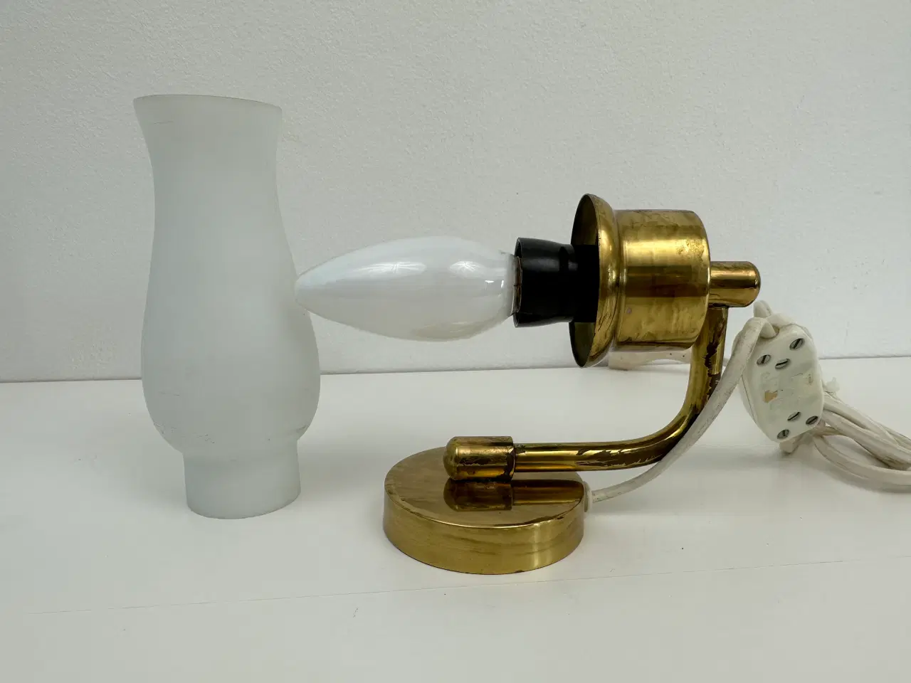 Billede 7 - Vintage lampe i messing /opalglas