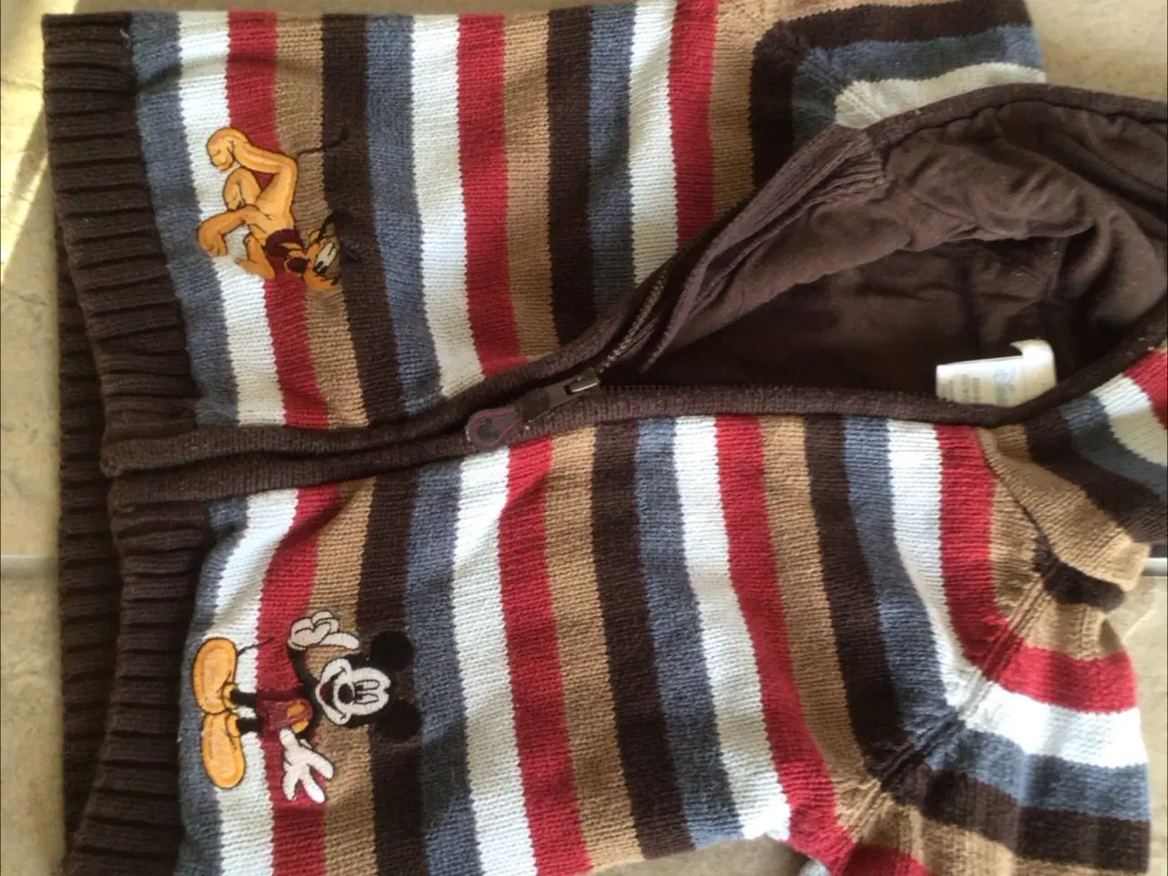 Billede 3 - Disney hættetrøje med foder str.80