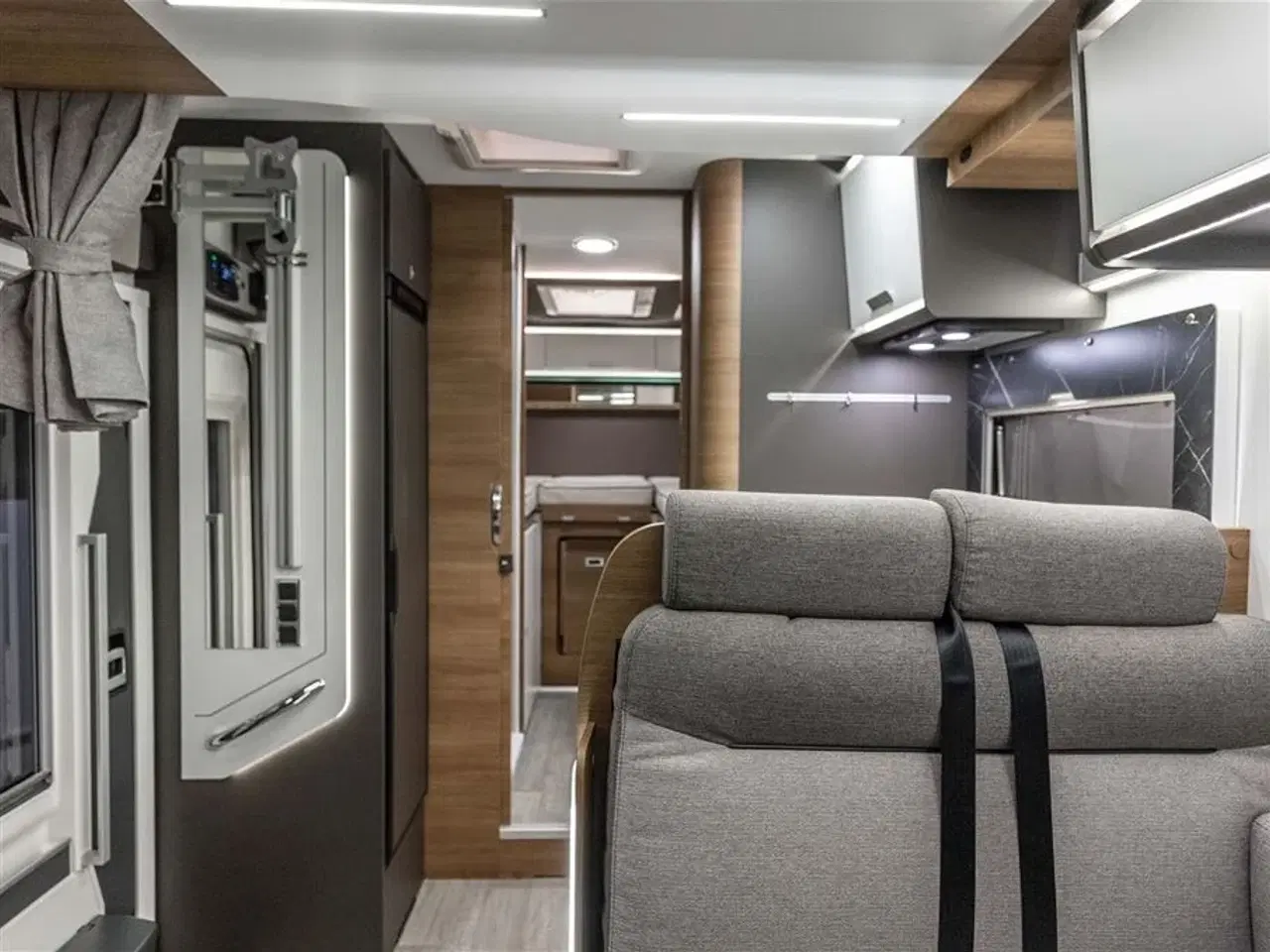 Billede 2 - 2026 - Benimar Mileo 263   Skandinavisk design og komfort året rundt