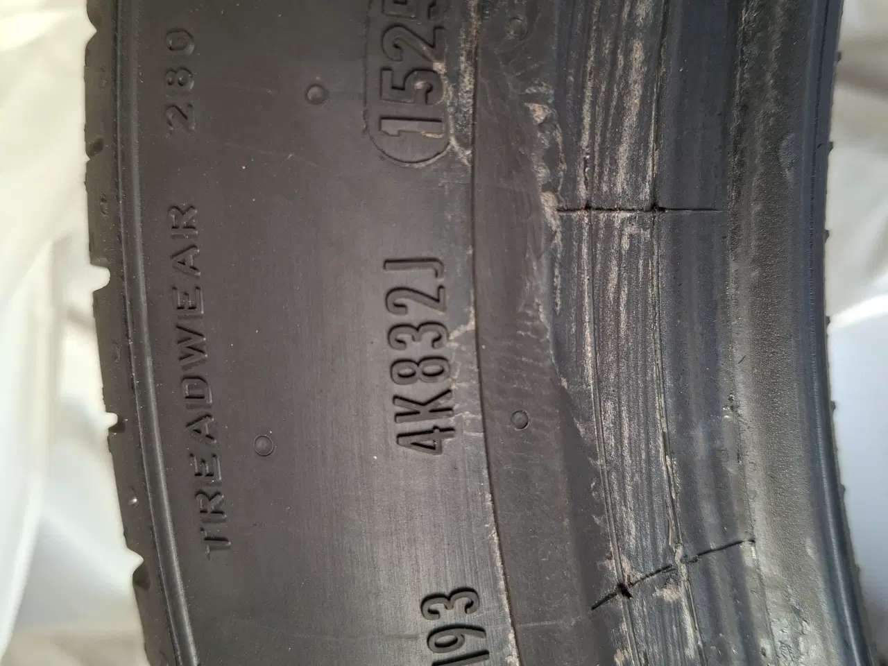 Billede 4 - Pirelli sommer dæk til salg