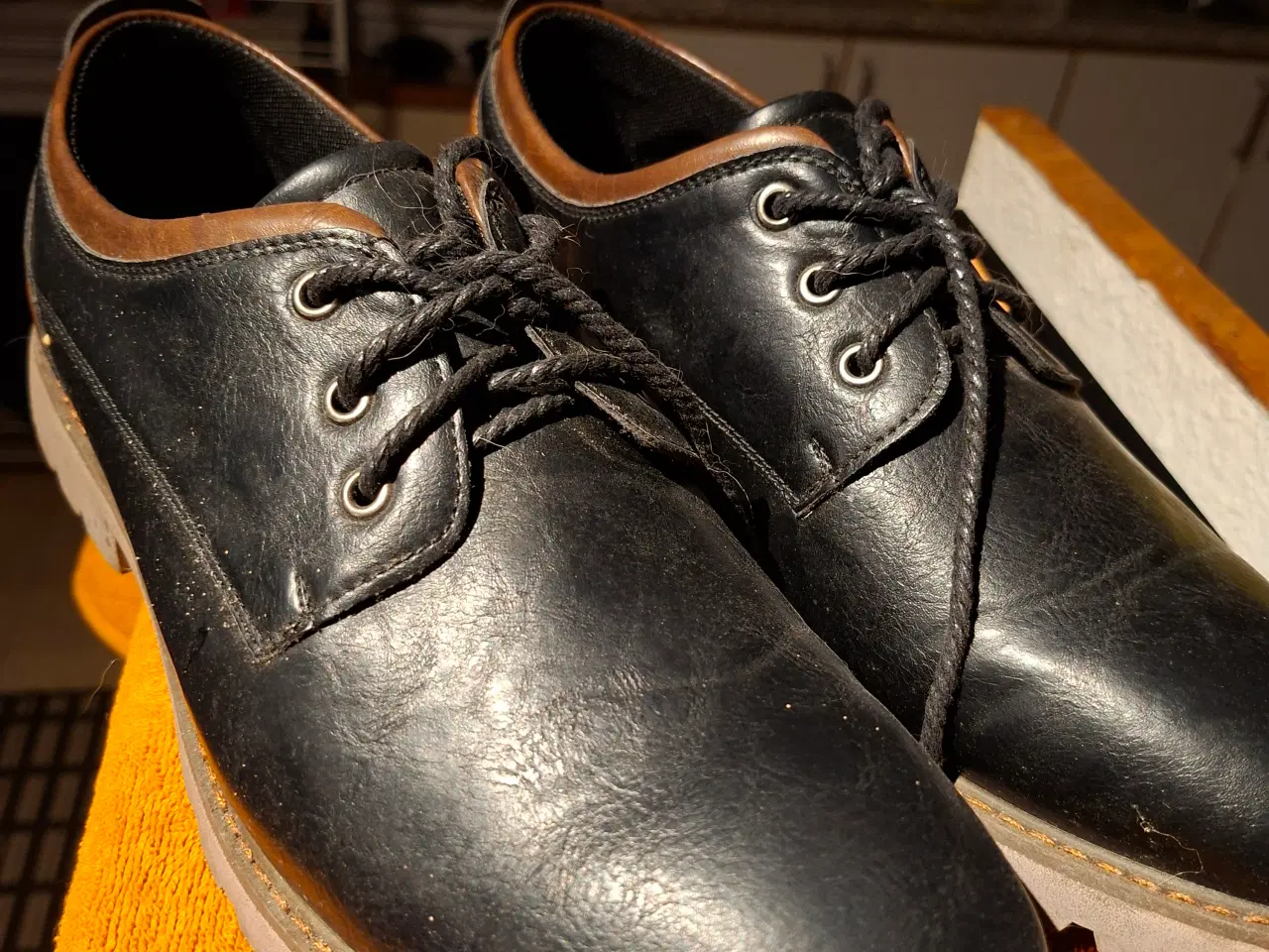 Billede 4 - Sko str 44 sælges. 