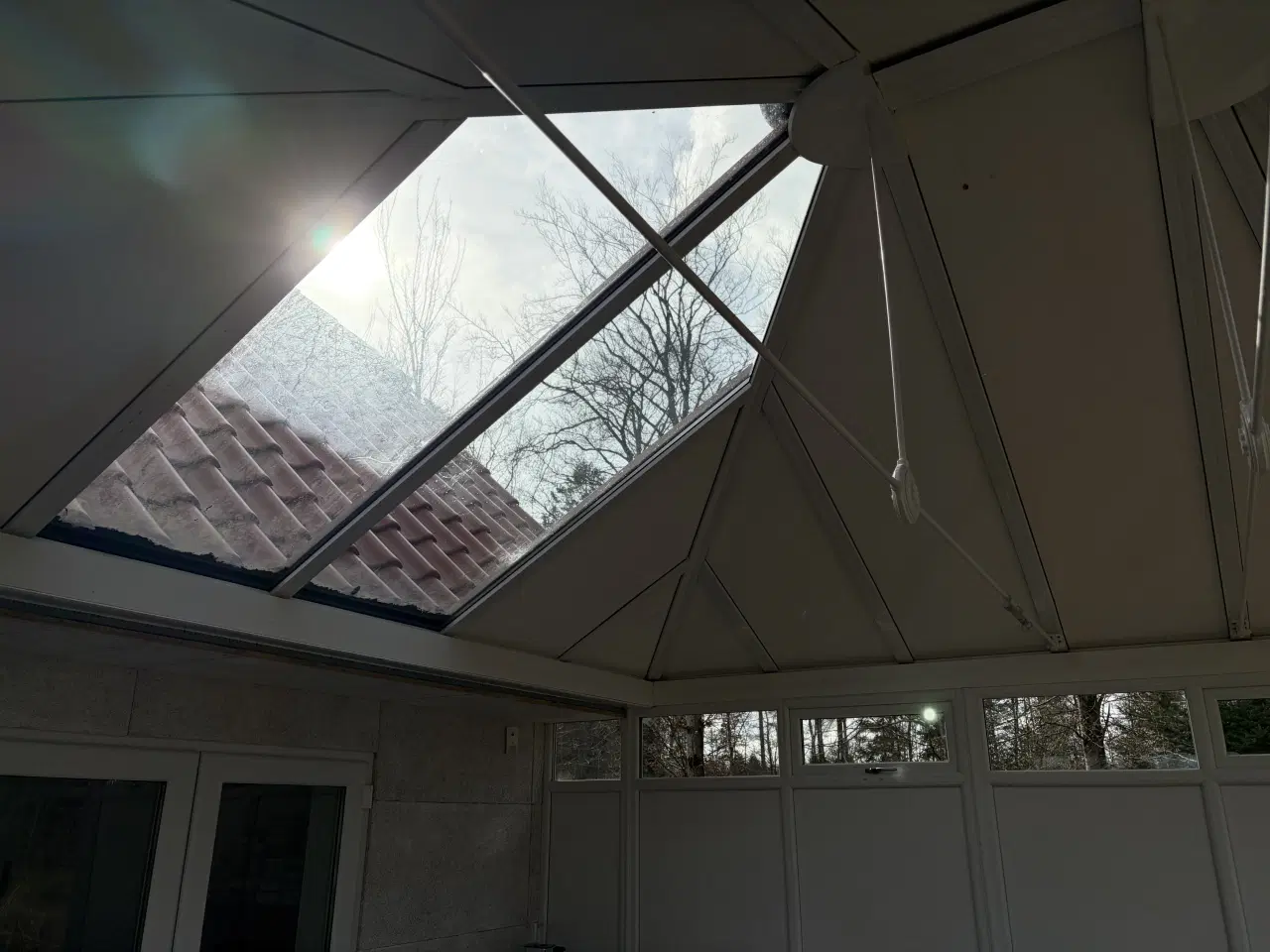 Billede 3 - RESERVERET - Udestue med dejlige glasloftspartier