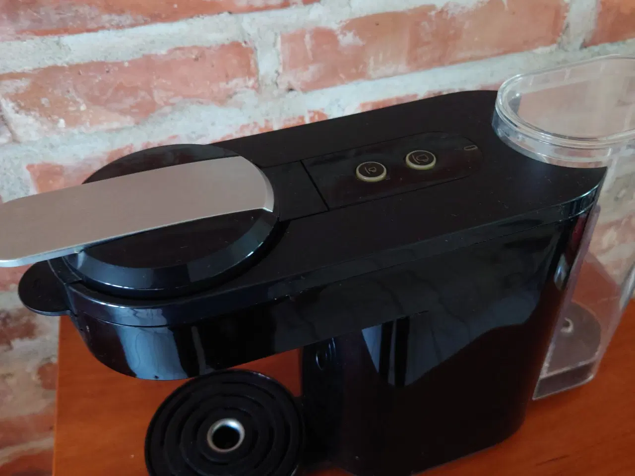 Billede 2 - Praktisk lille kaffemaskine fra Nespresso